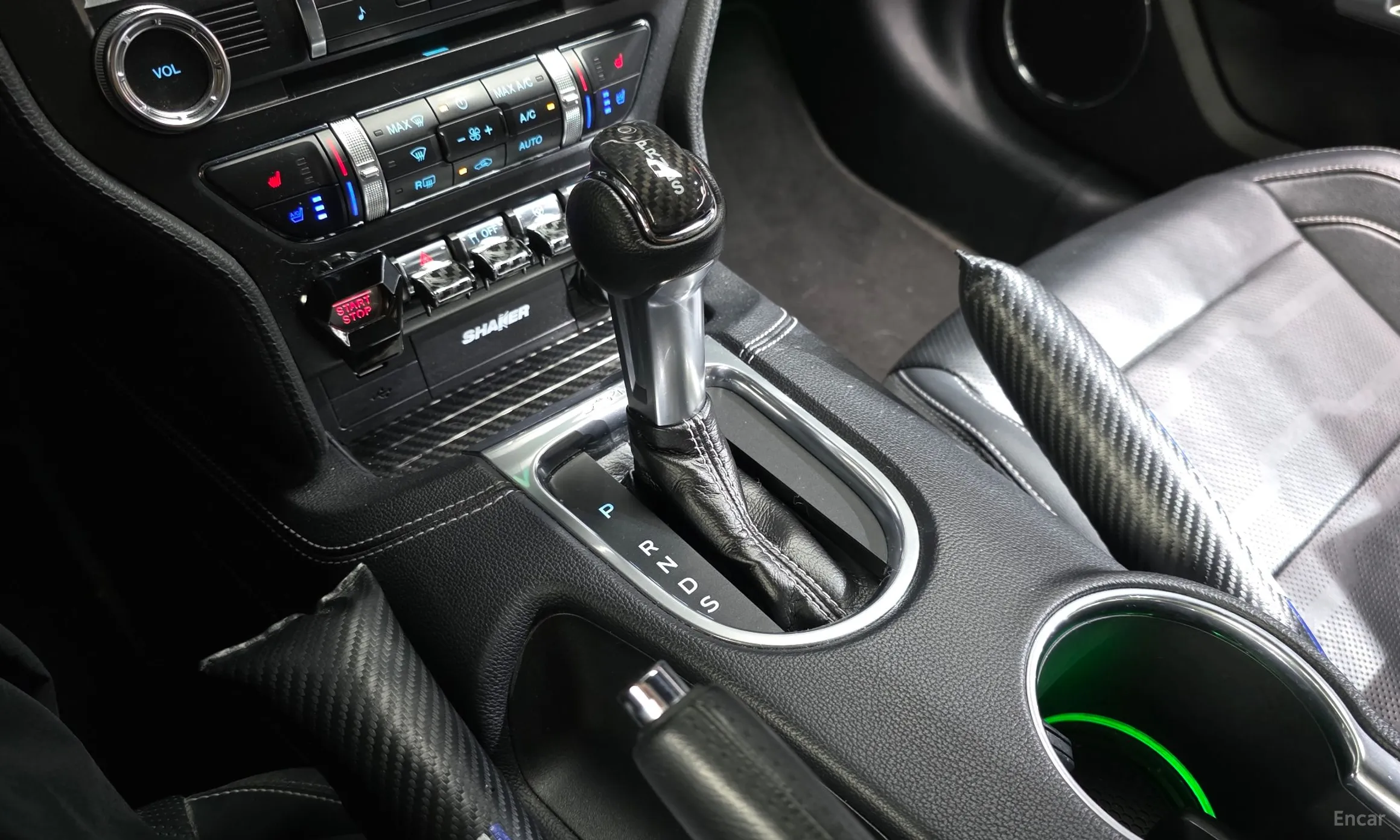 Ford Mustang превью 9
