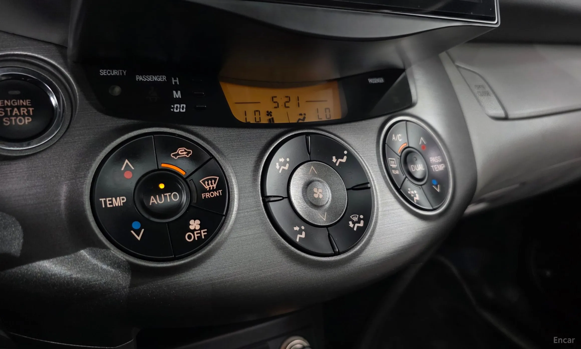 Toyota RAV4 превью 16