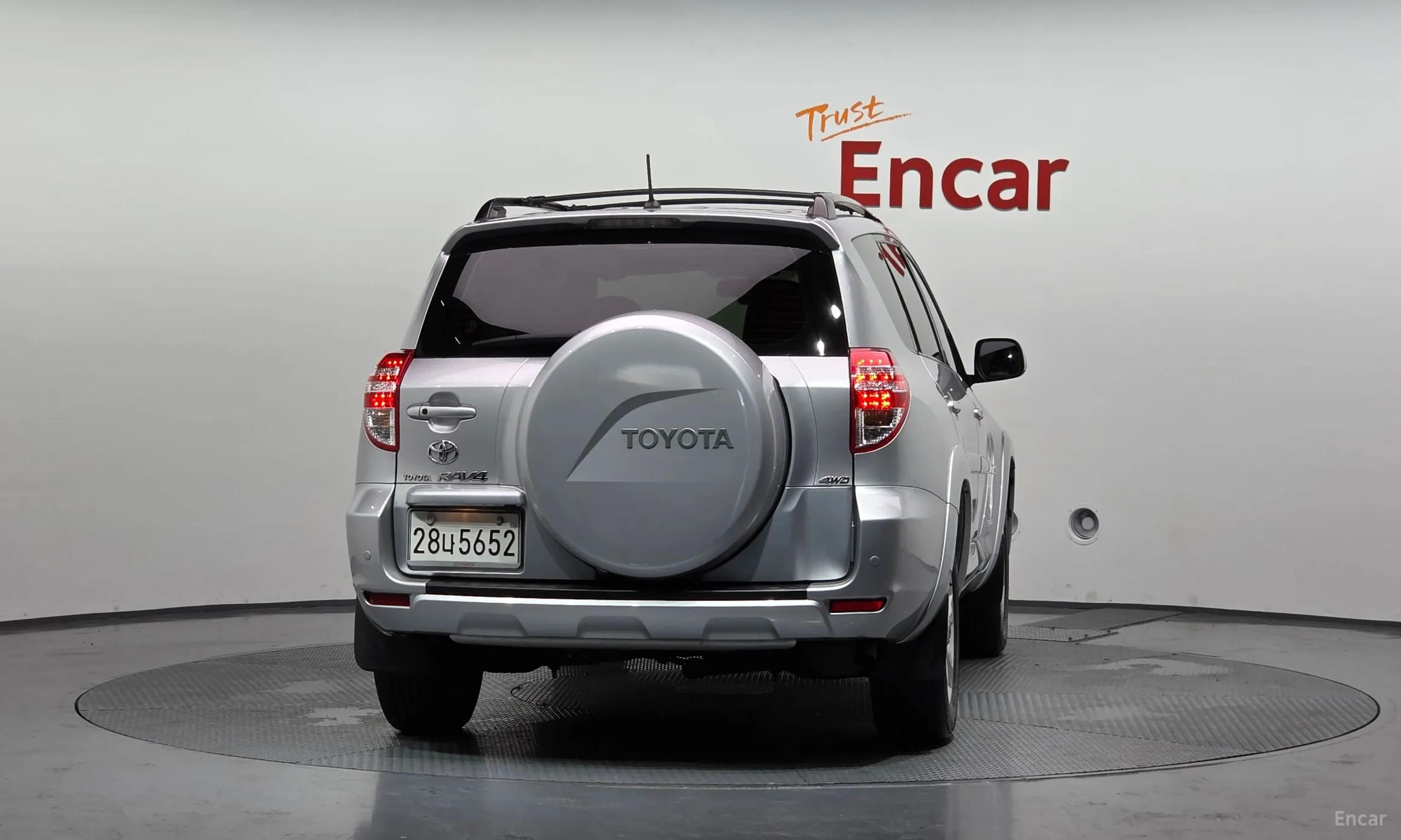 Toyota RAV4 превью 4