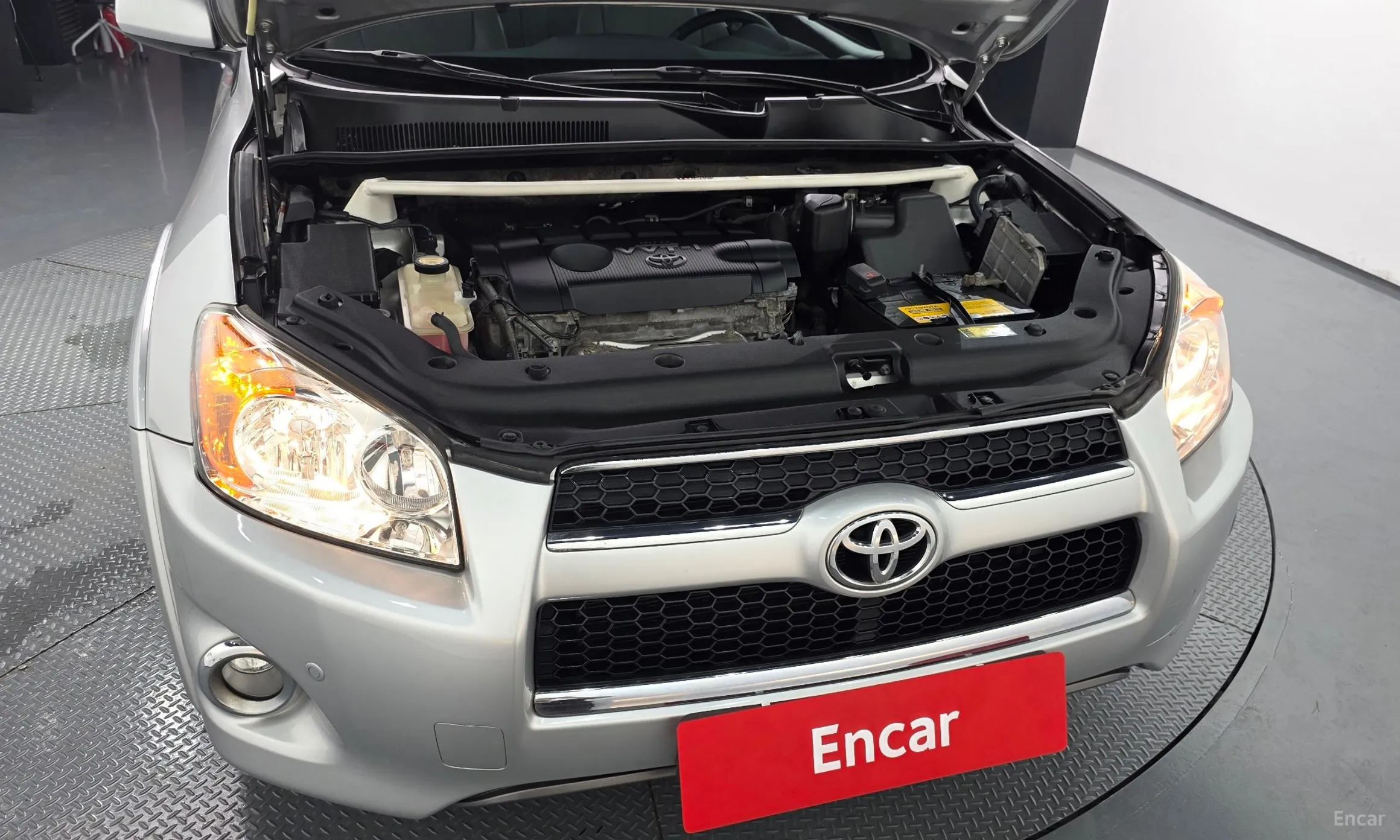 Toyota RAV4 превью 6