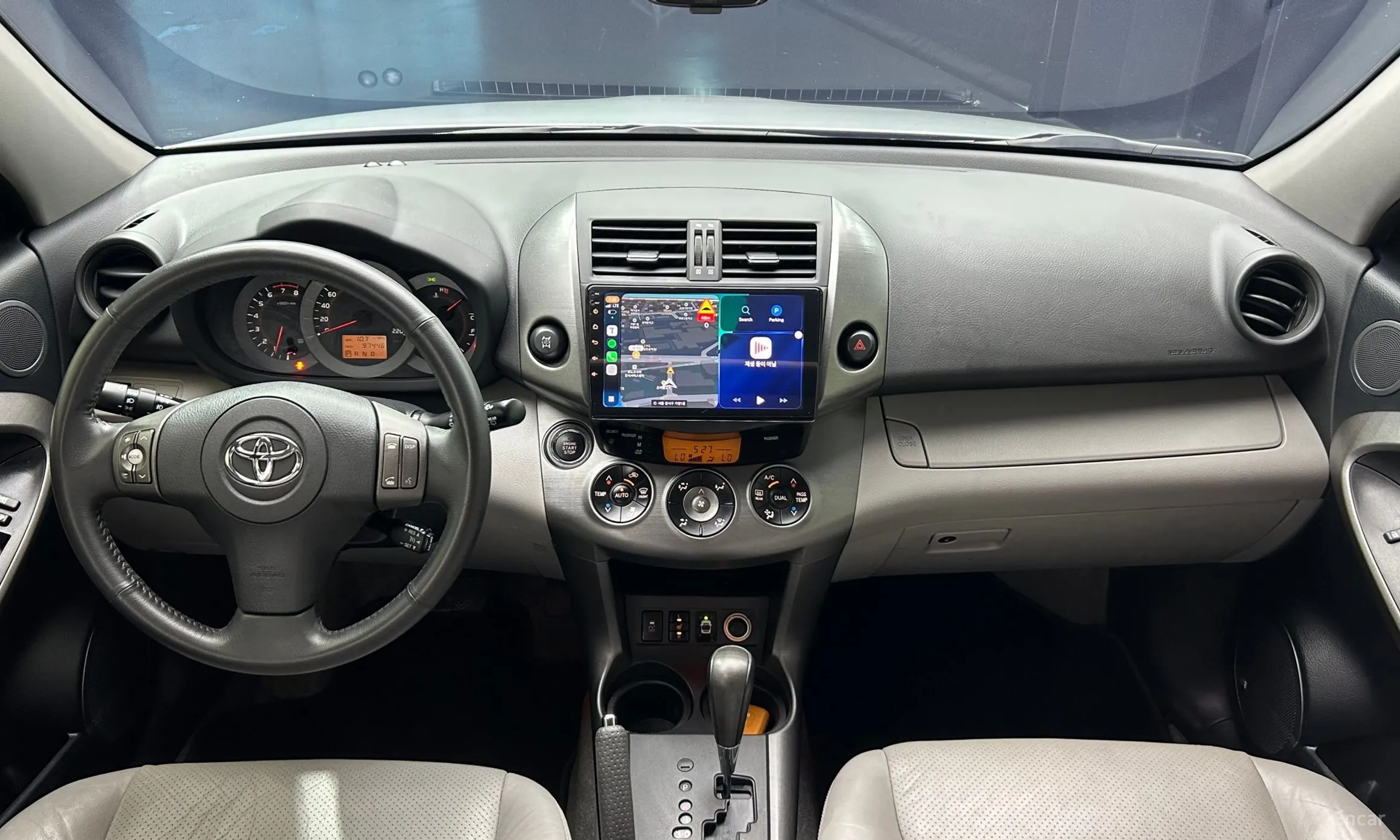 Toyota RAV4 превью 7