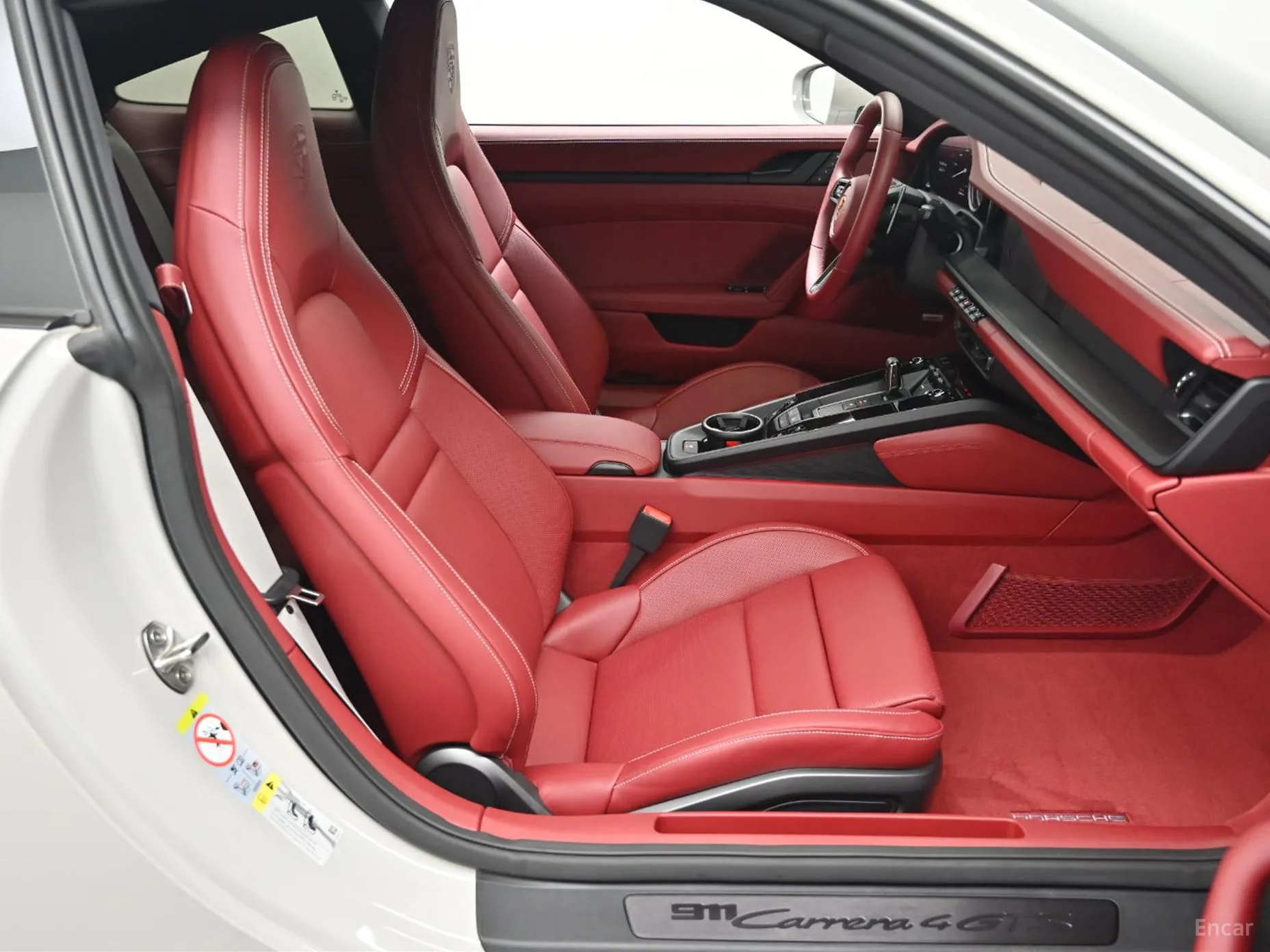 Porsche 911 (992) превью 10