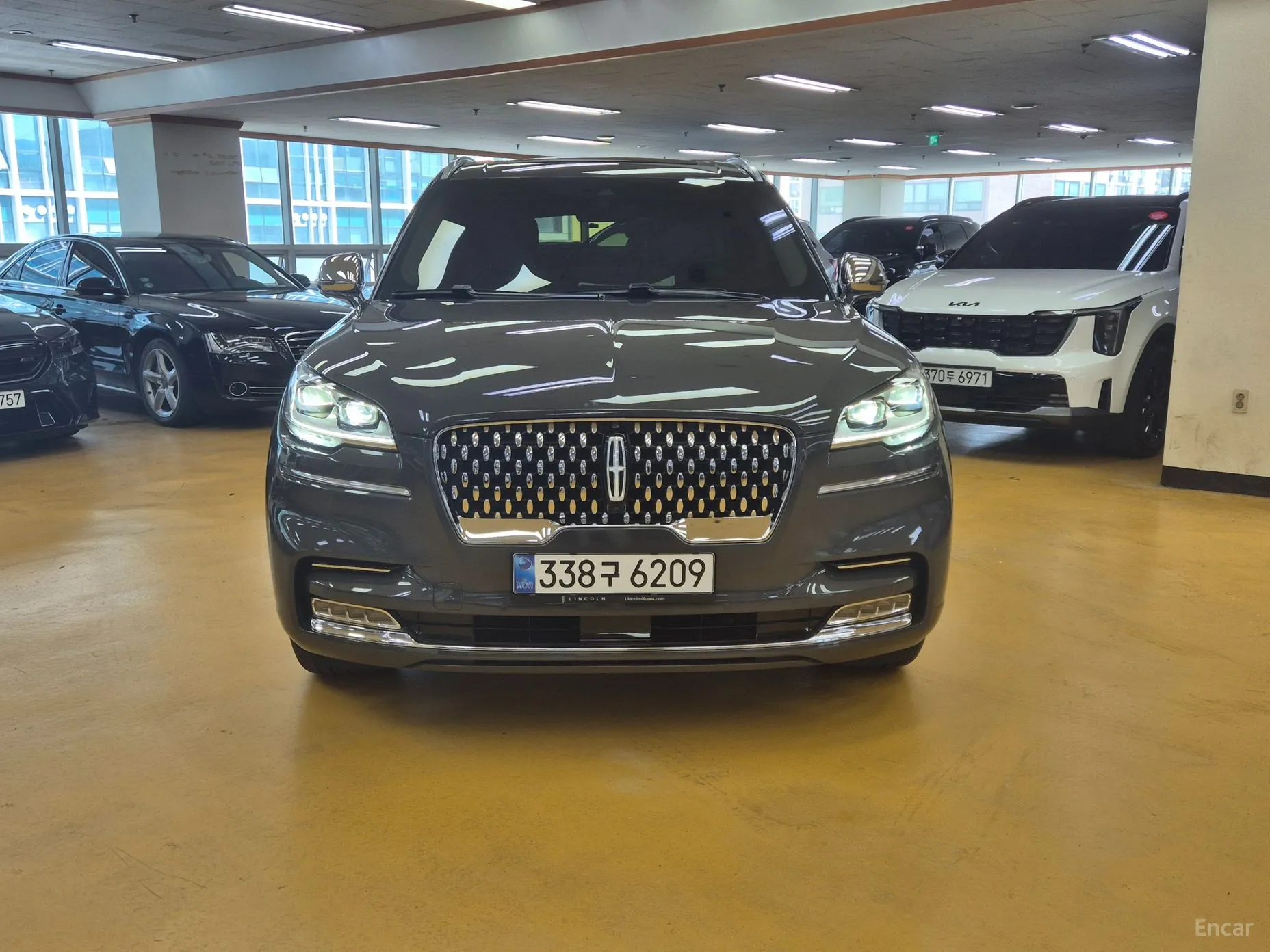 Lincoln Aviator 2nd Generation превью 3