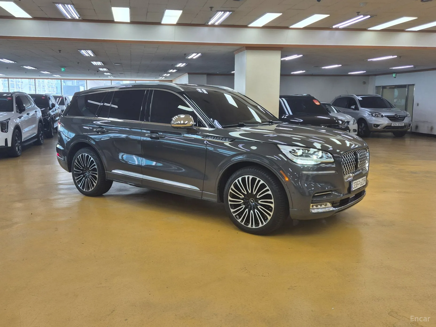 Lincoln Aviator 2nd Generation превью 5