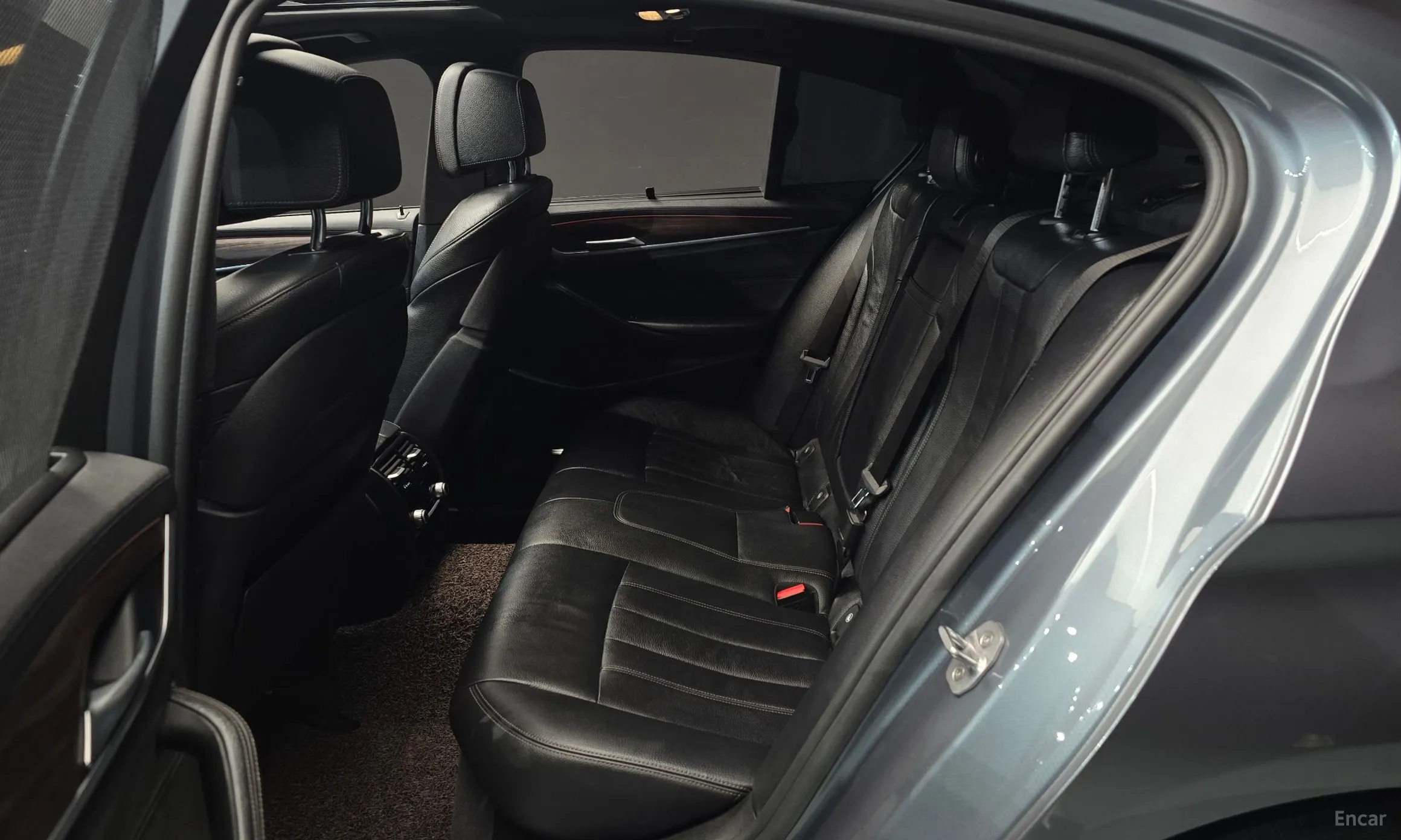 BMW 5 Series (G30) превью 12