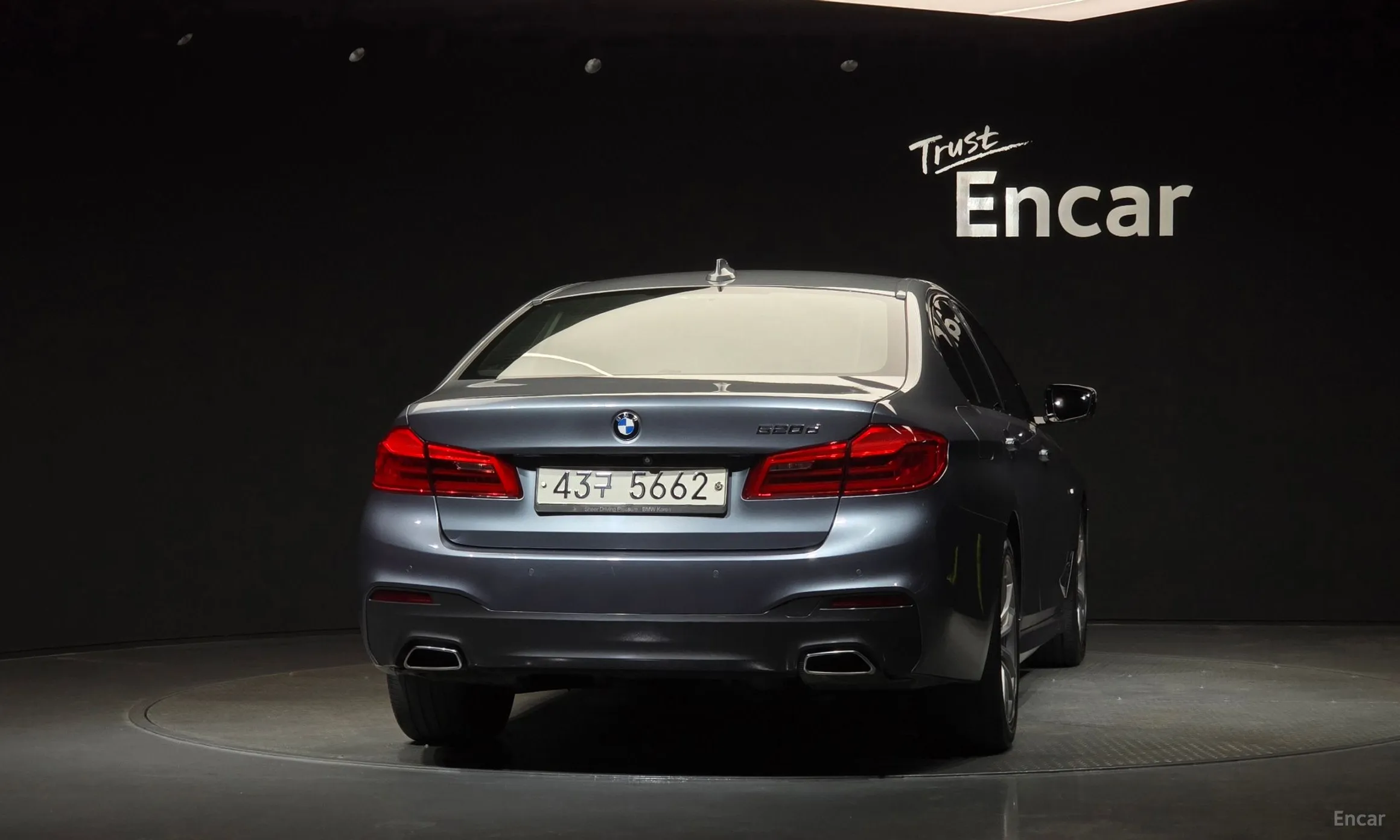 BMW 5 Series (G30) превью 4