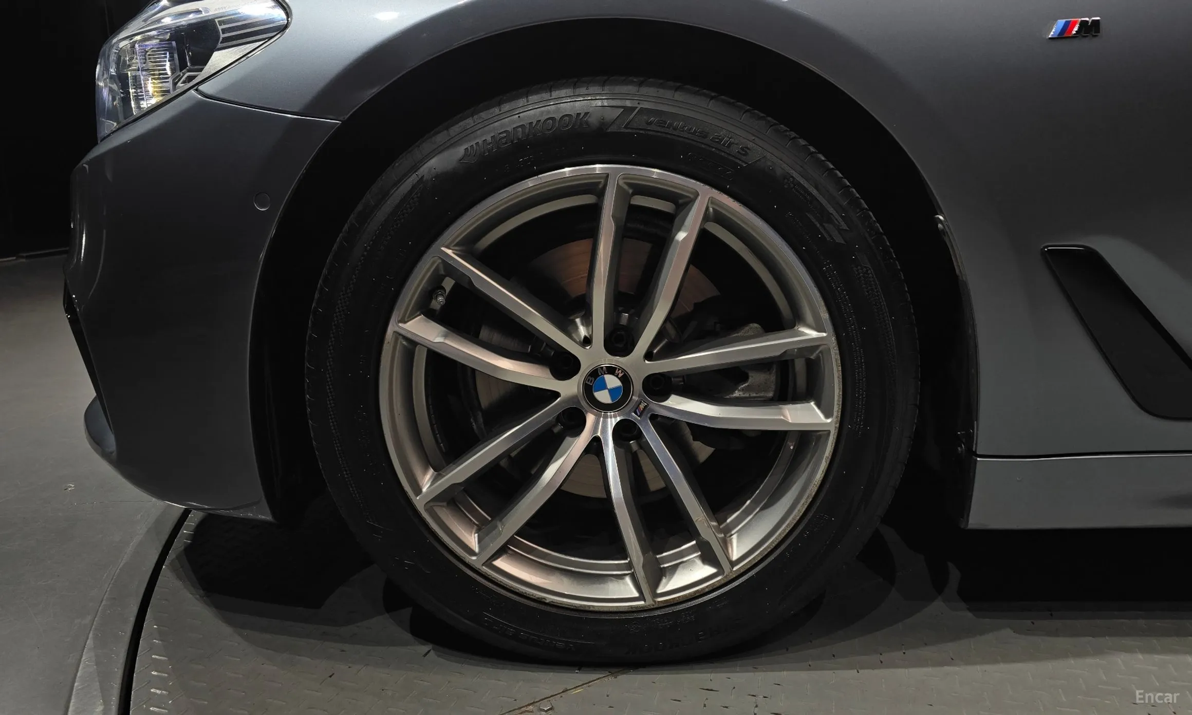 BMW 5 Series (G30) превью 5