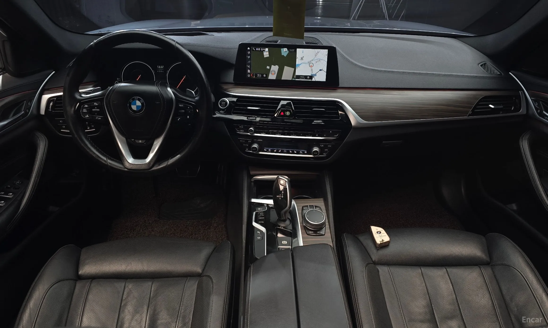BMW 5 Series (G30) превью 7