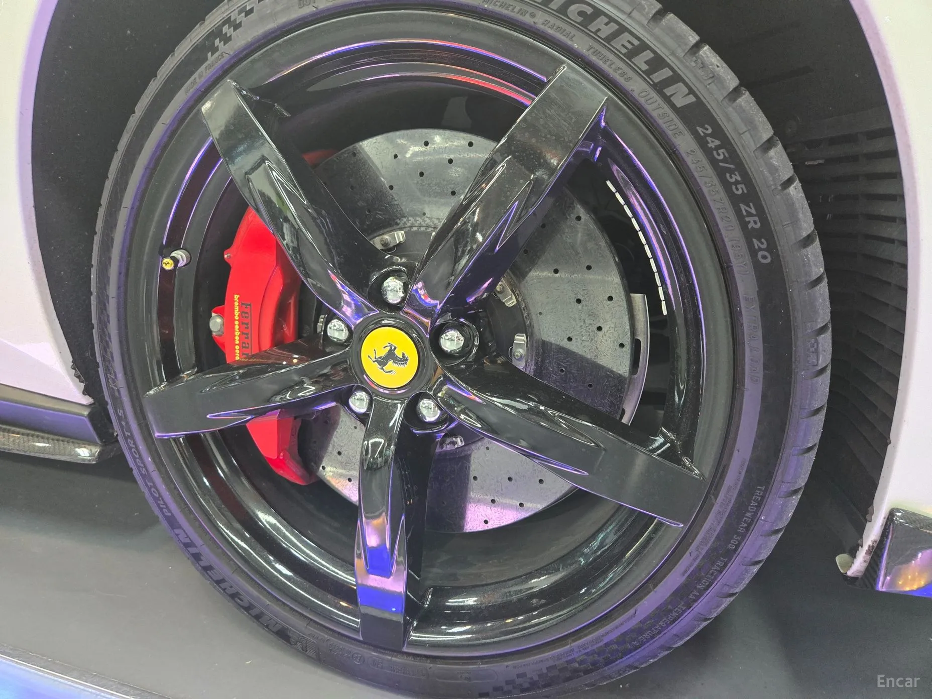 Ferrari GTC4 Rousseau превью 7