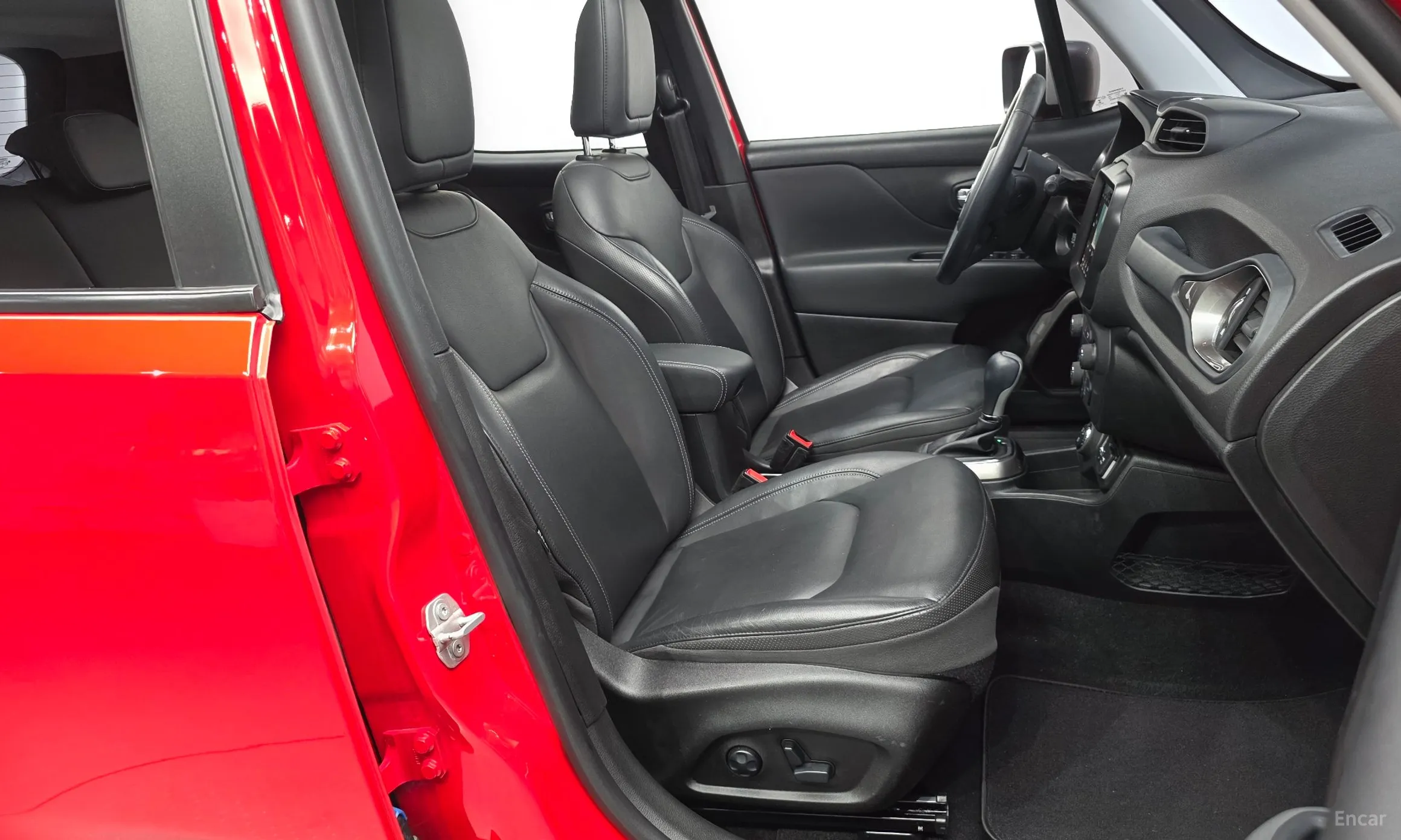 Jeep Renegade превью 11