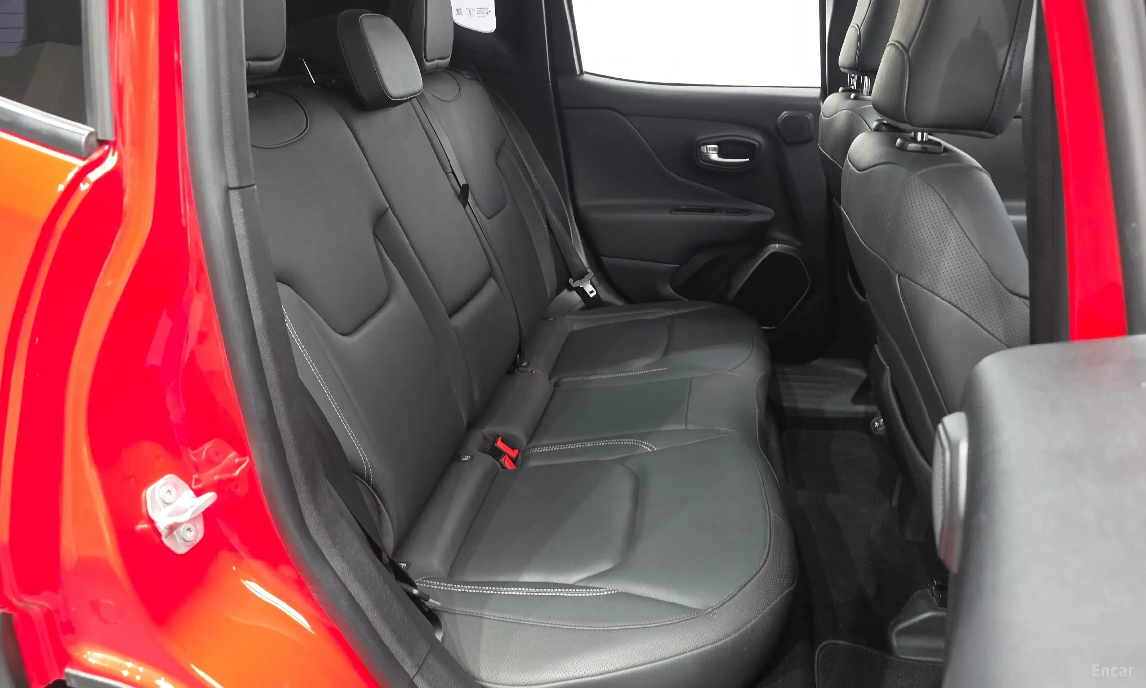 Jeep Renegade превью 12