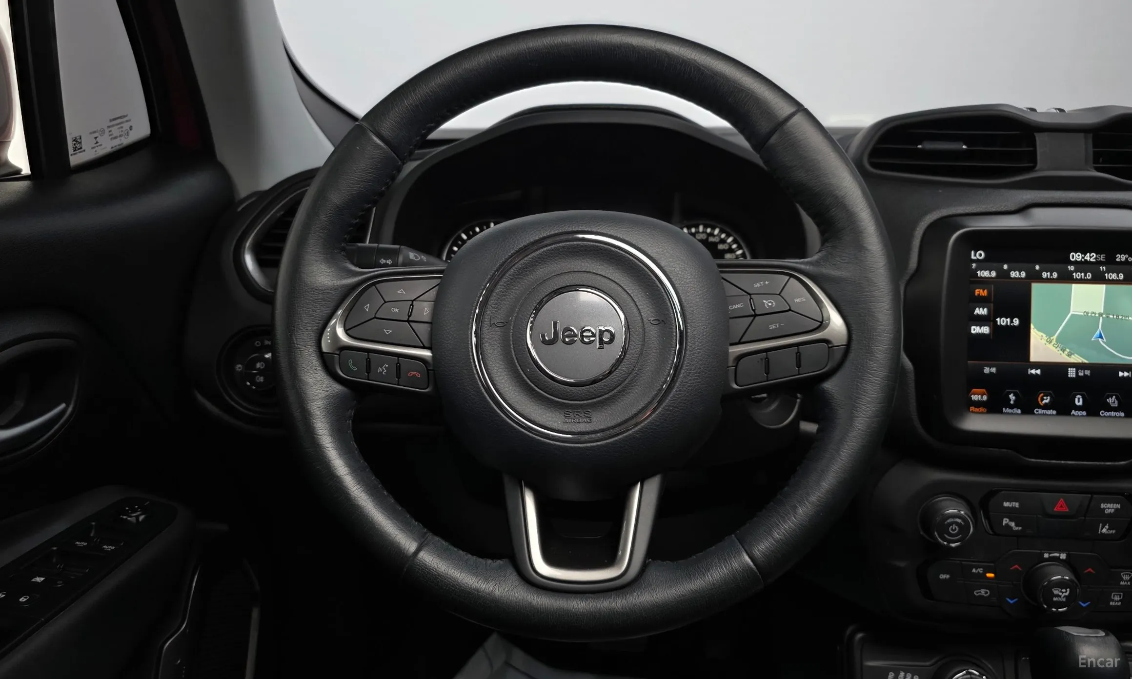 Jeep Renegade превью 13
