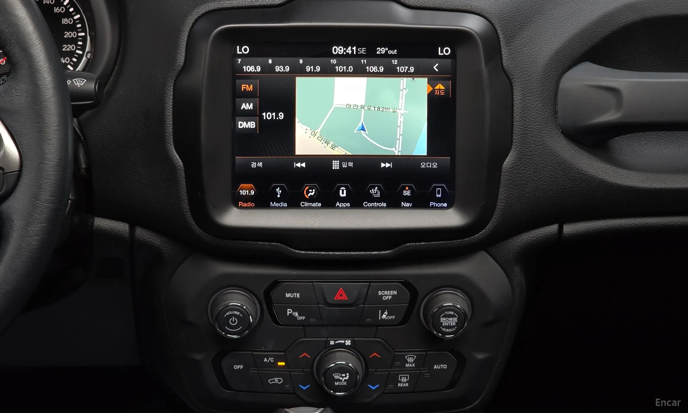 Jeep Renegade превью 14