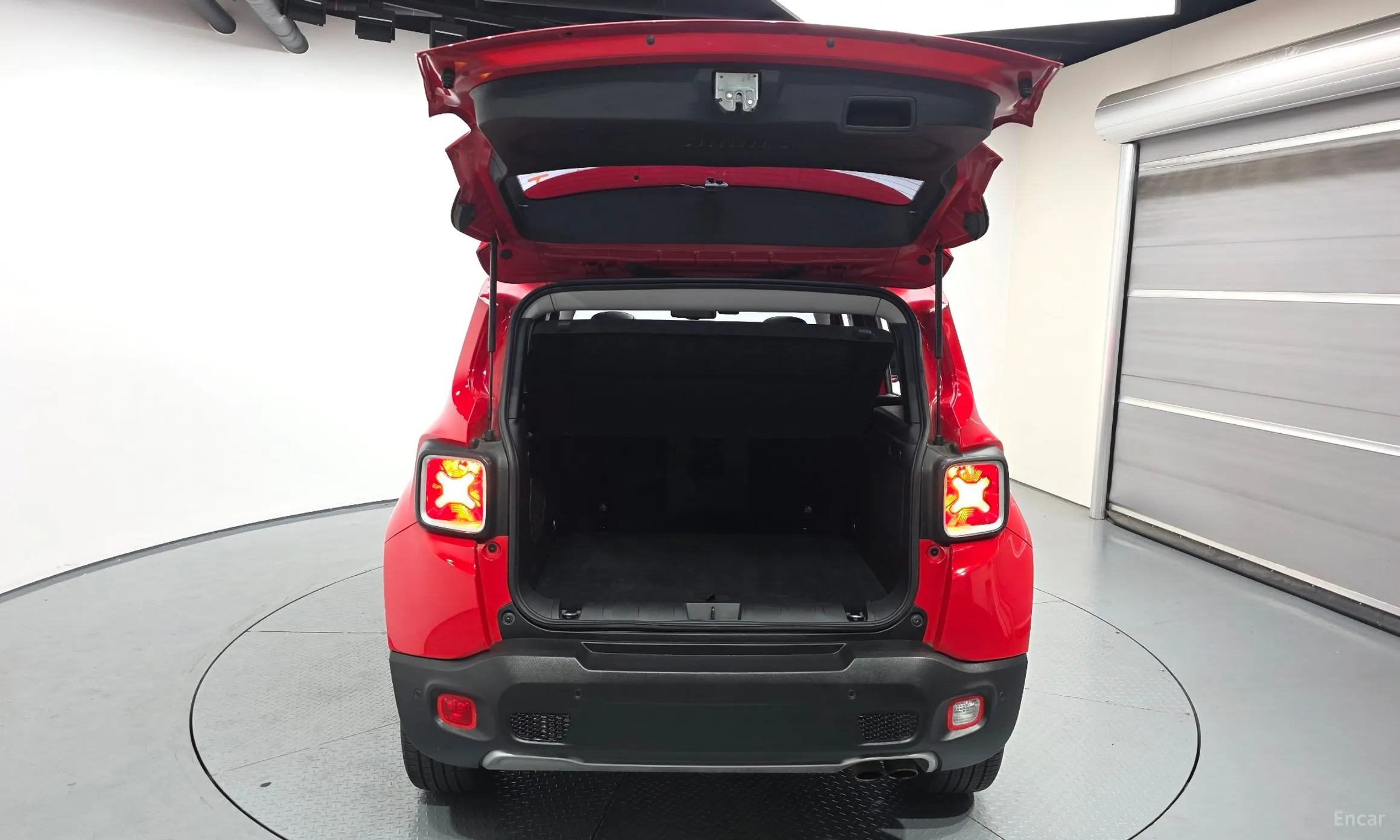 Jeep Renegade превью 20