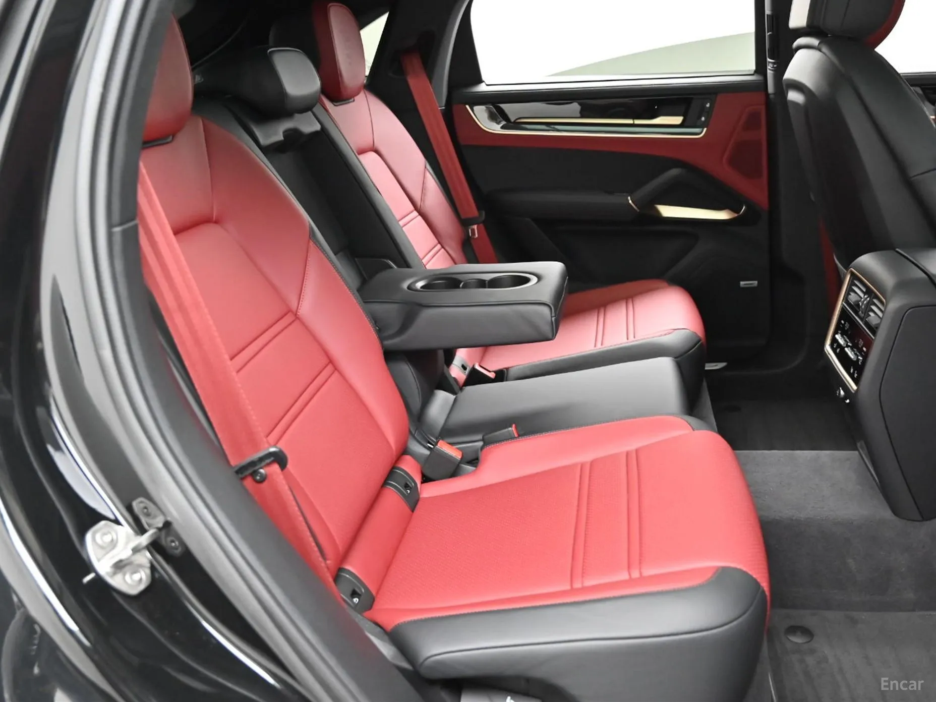 Porsche Cayenne (PO536) превью 12