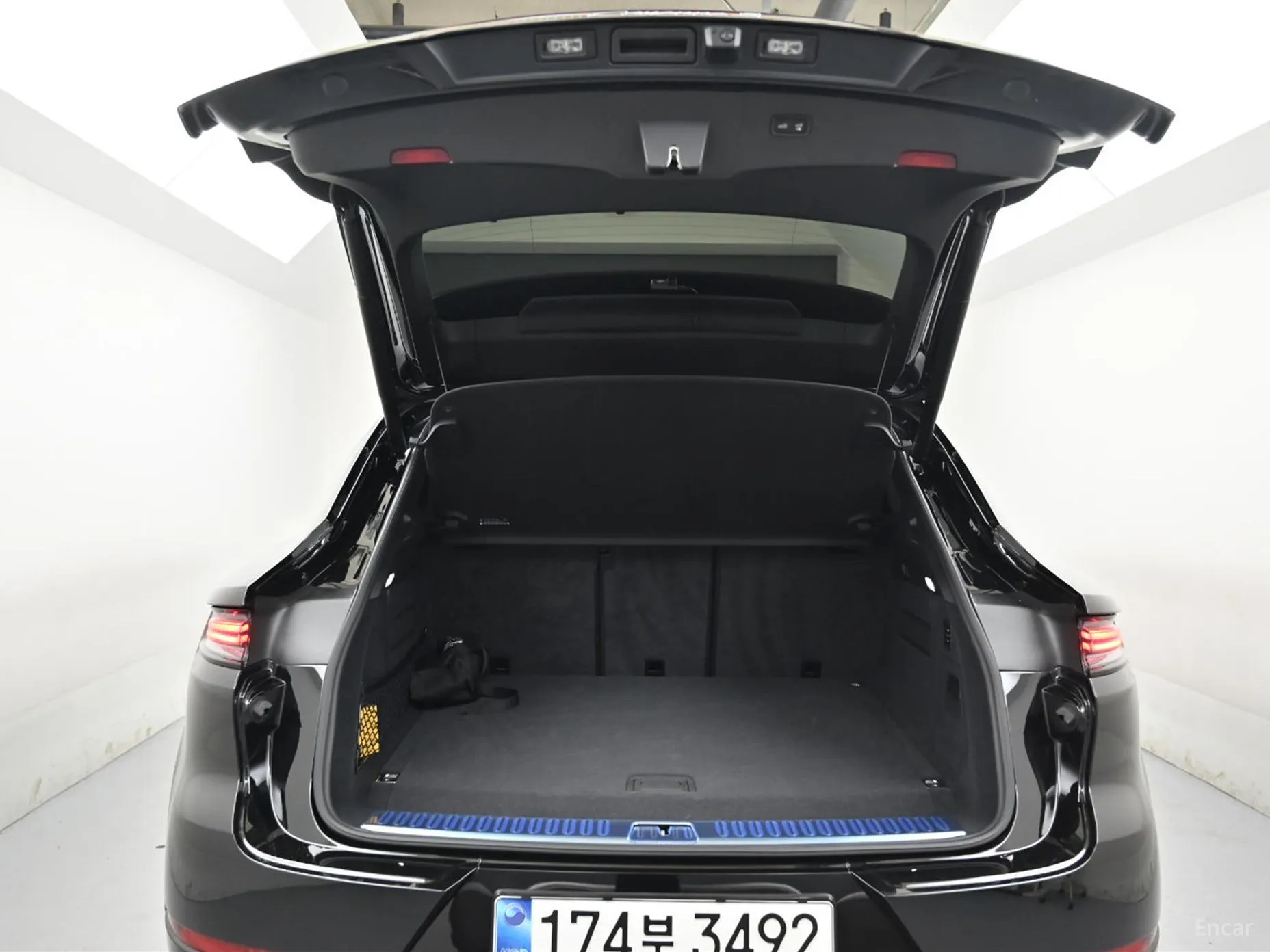 Porsche Cayenne (PO536) превью 20