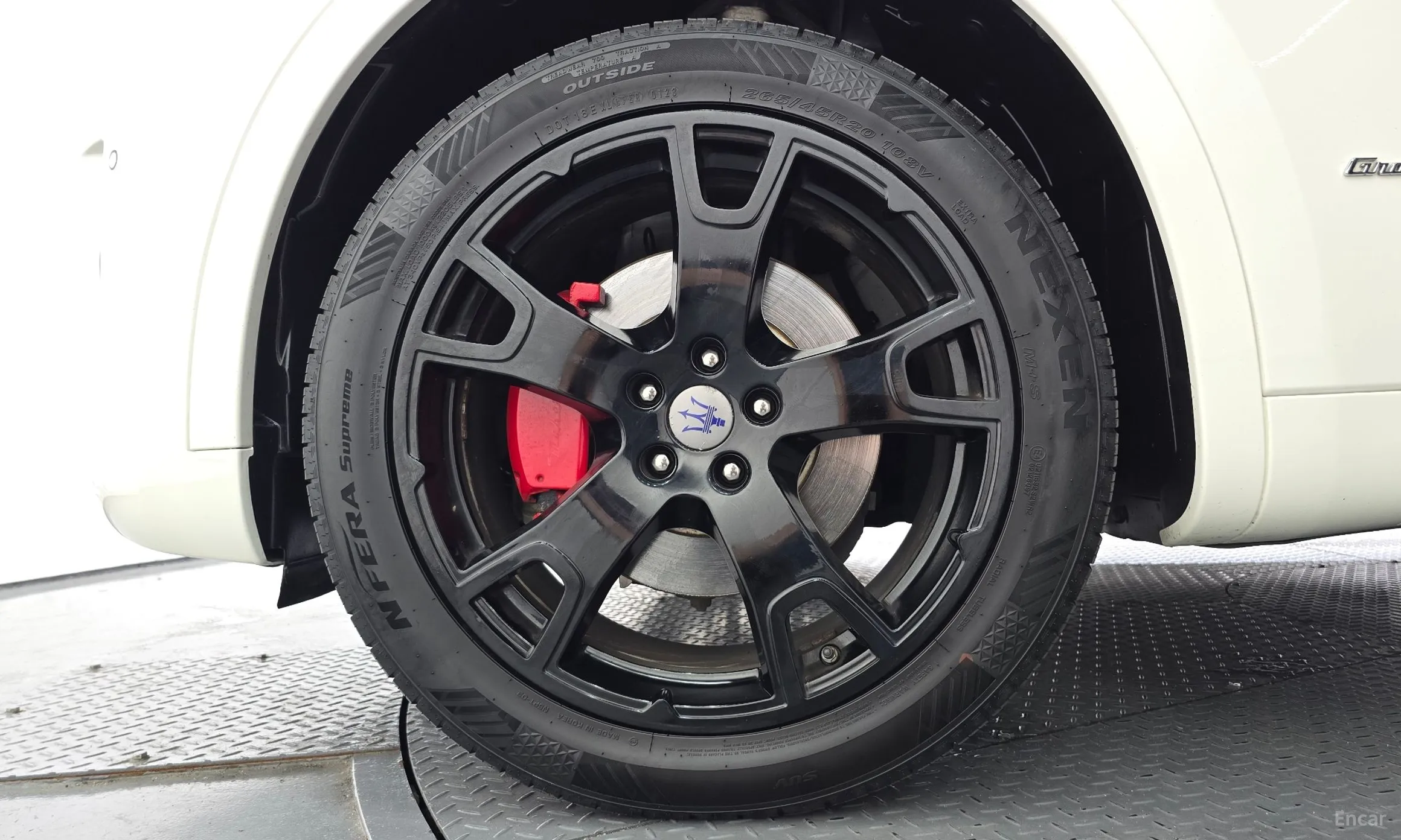 Maserati Levante превью 5
