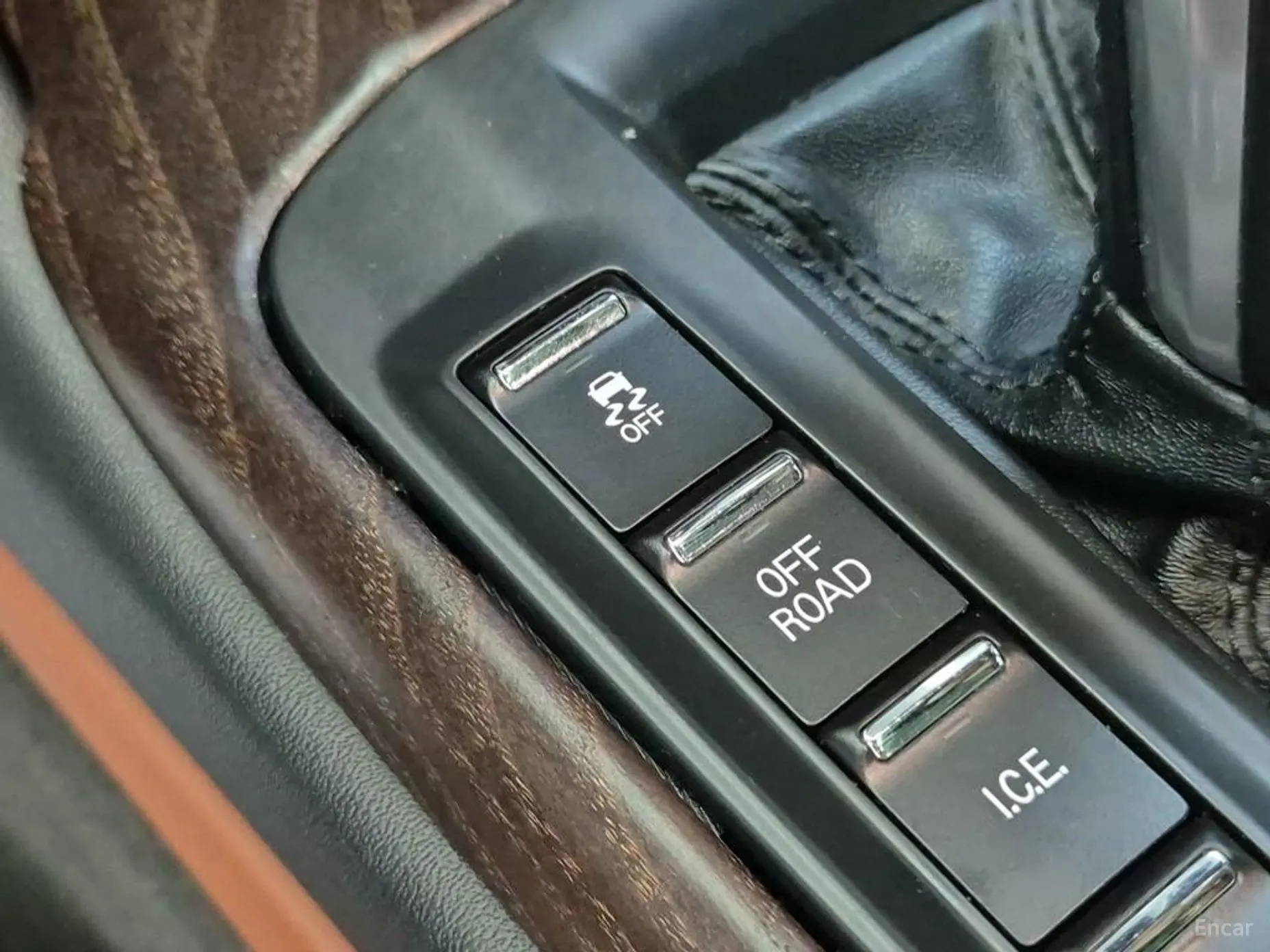 Maserati Levante превью 17
