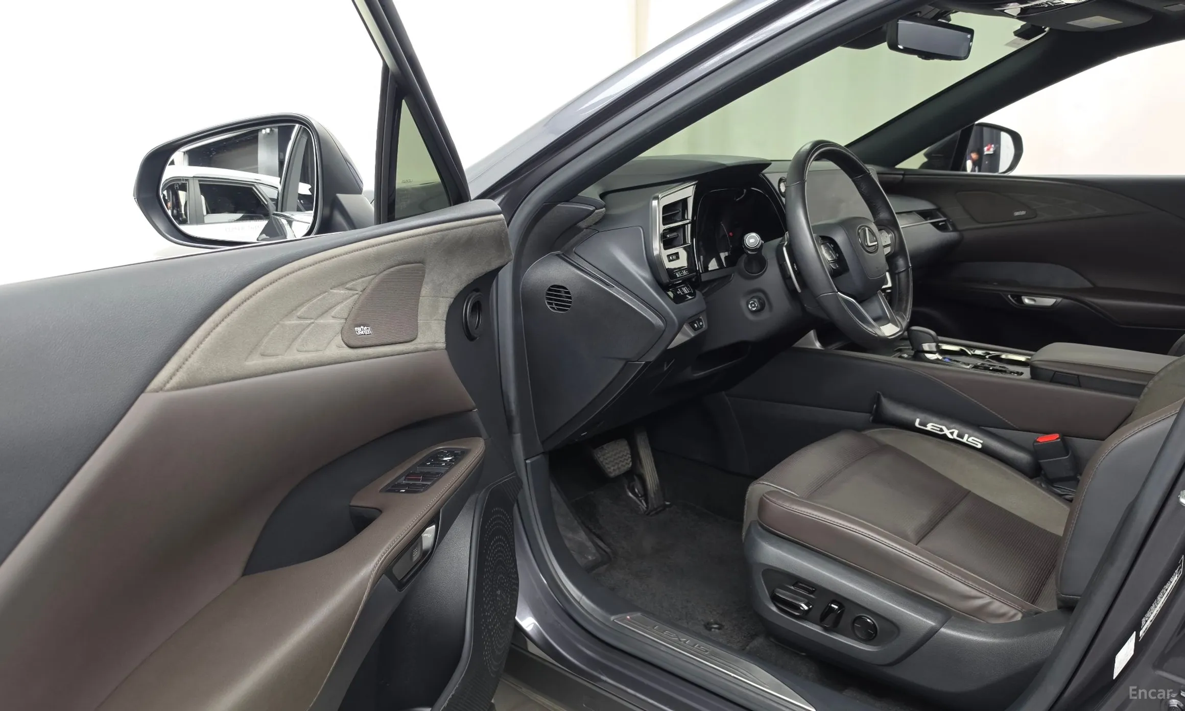 Lexus RX450h + 5th Gen превью 10
