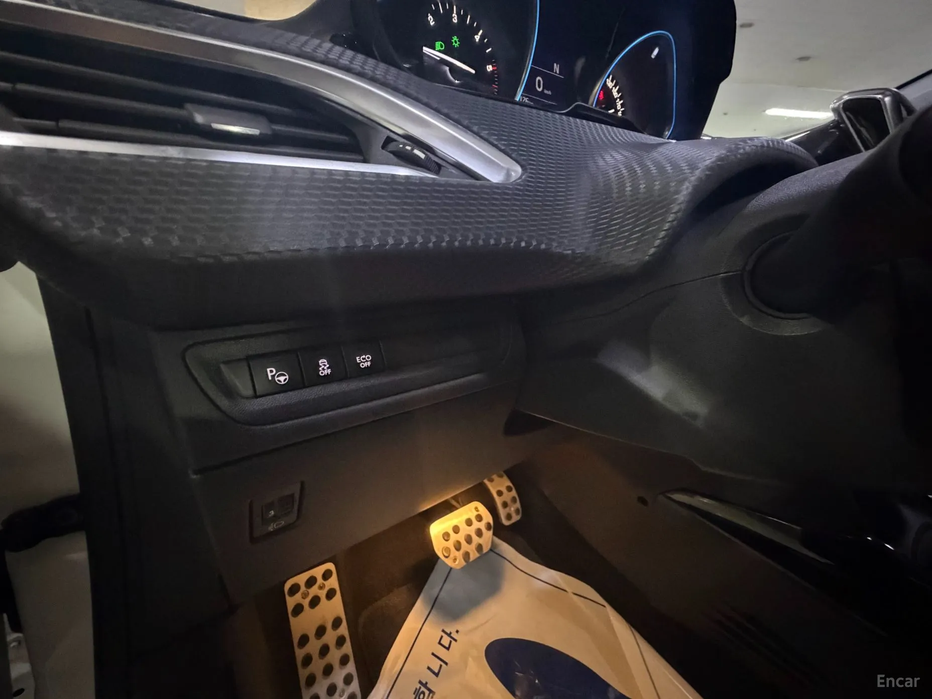 Peugeot 2008. превью 16