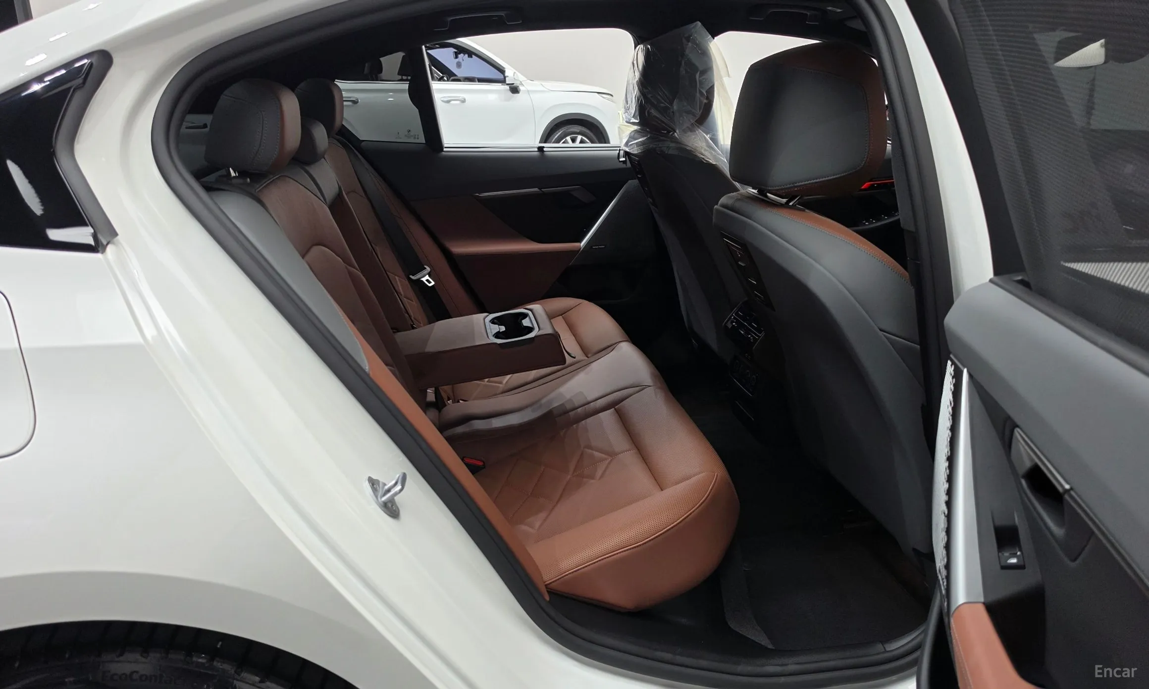 BMW 5 Series (G60) превью 11