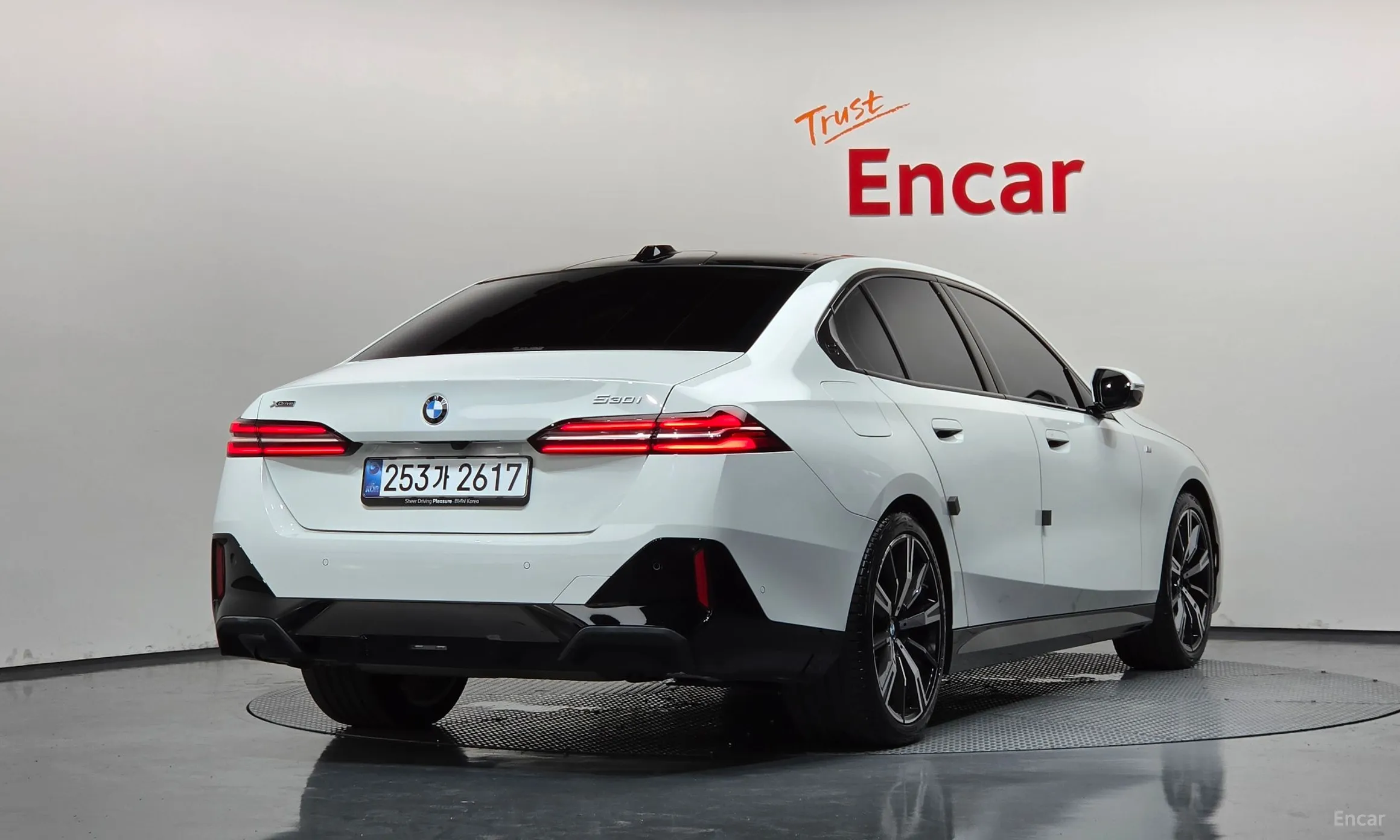 BMW 5 Series (G60)