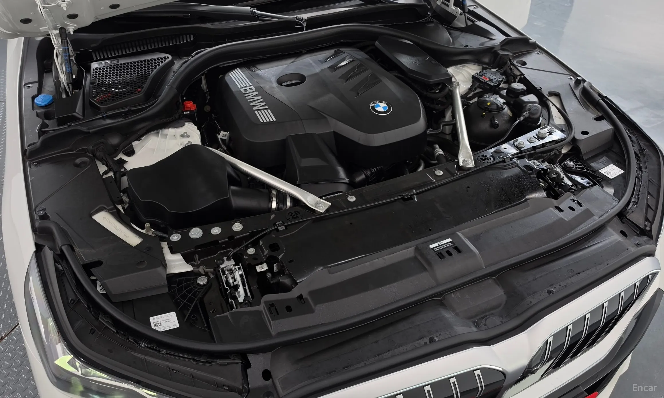 BMW 5 Series (G60) превью 6