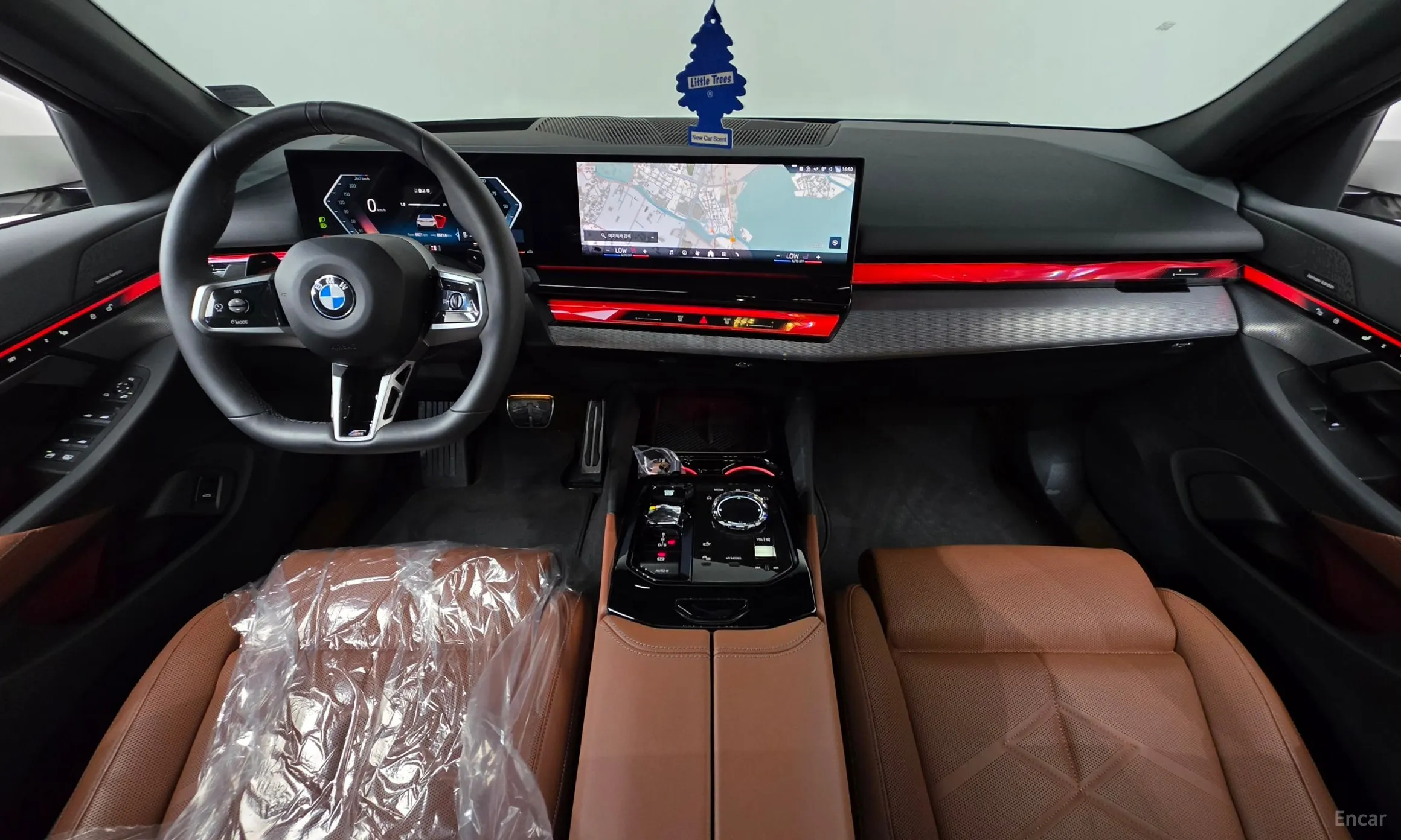 BMW 5 Series (G60) превью 7