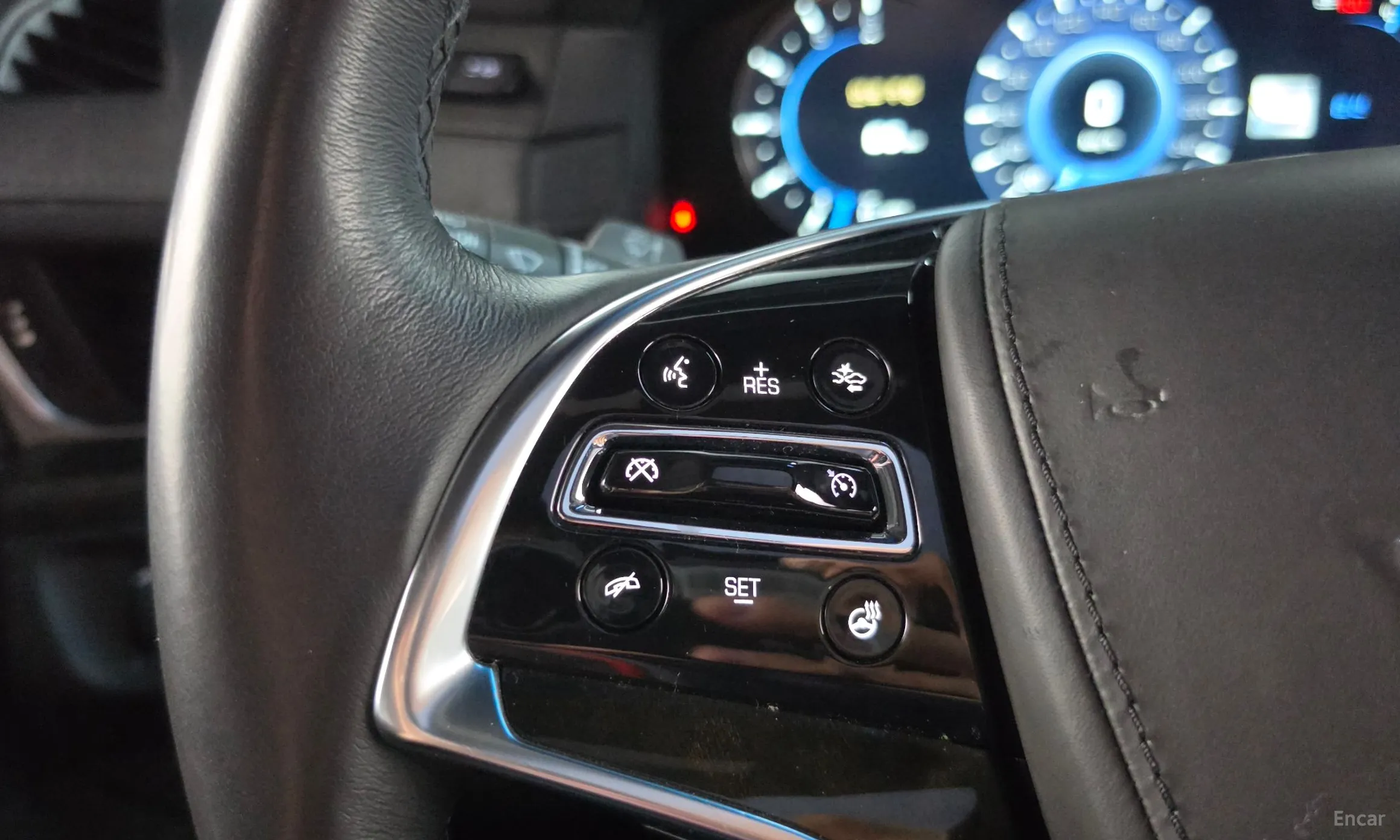 Cadillac Escalade превью 16