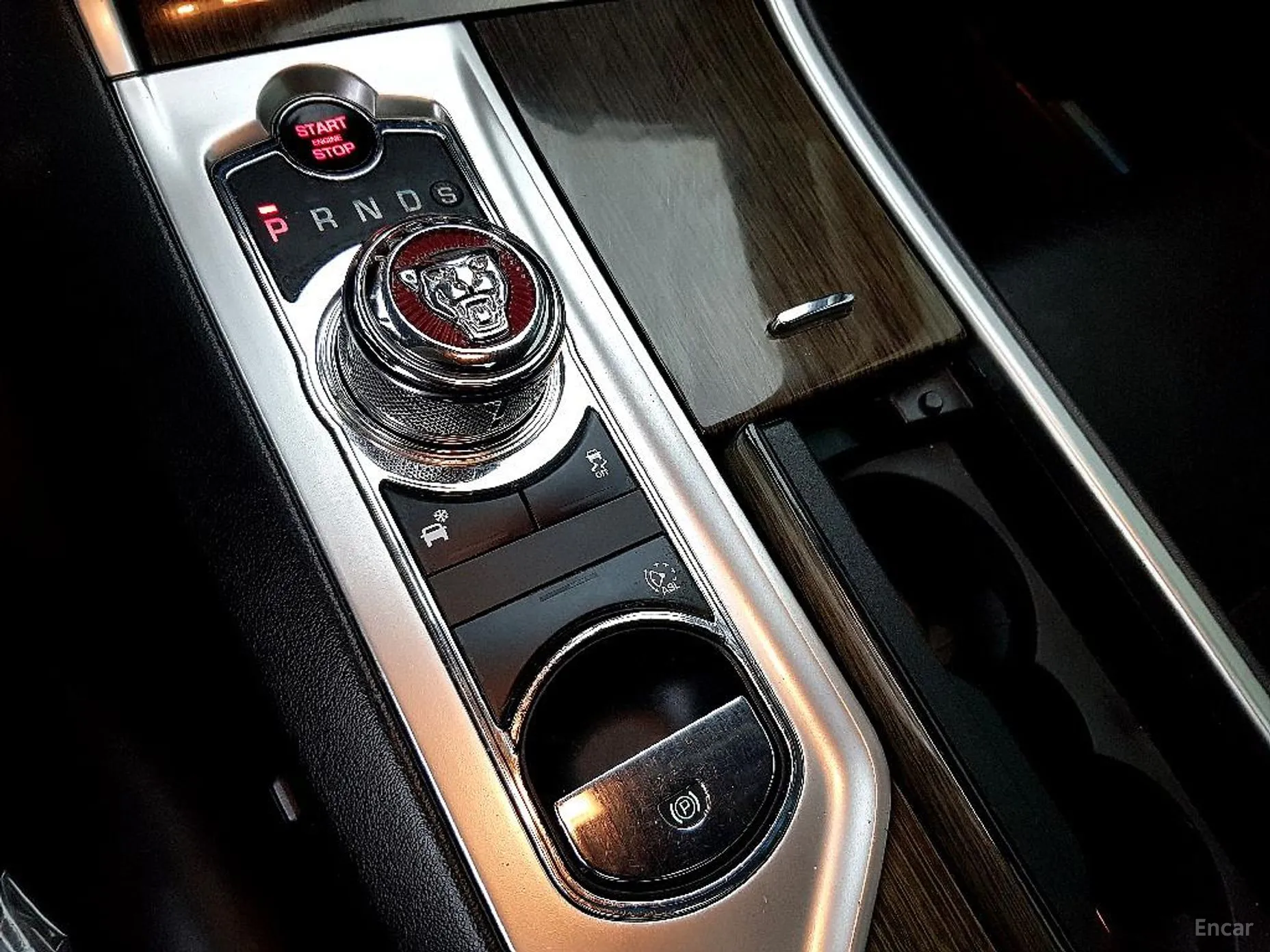 Jaguar New XF превью 13