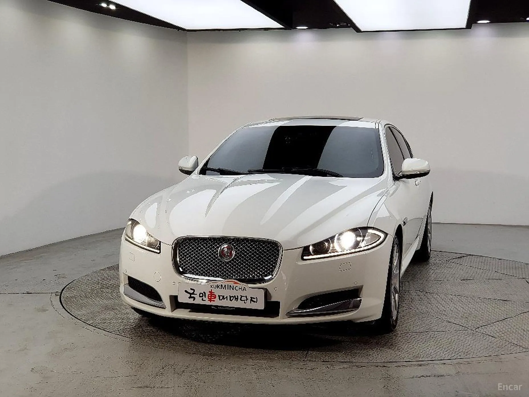 Jaguar New XF