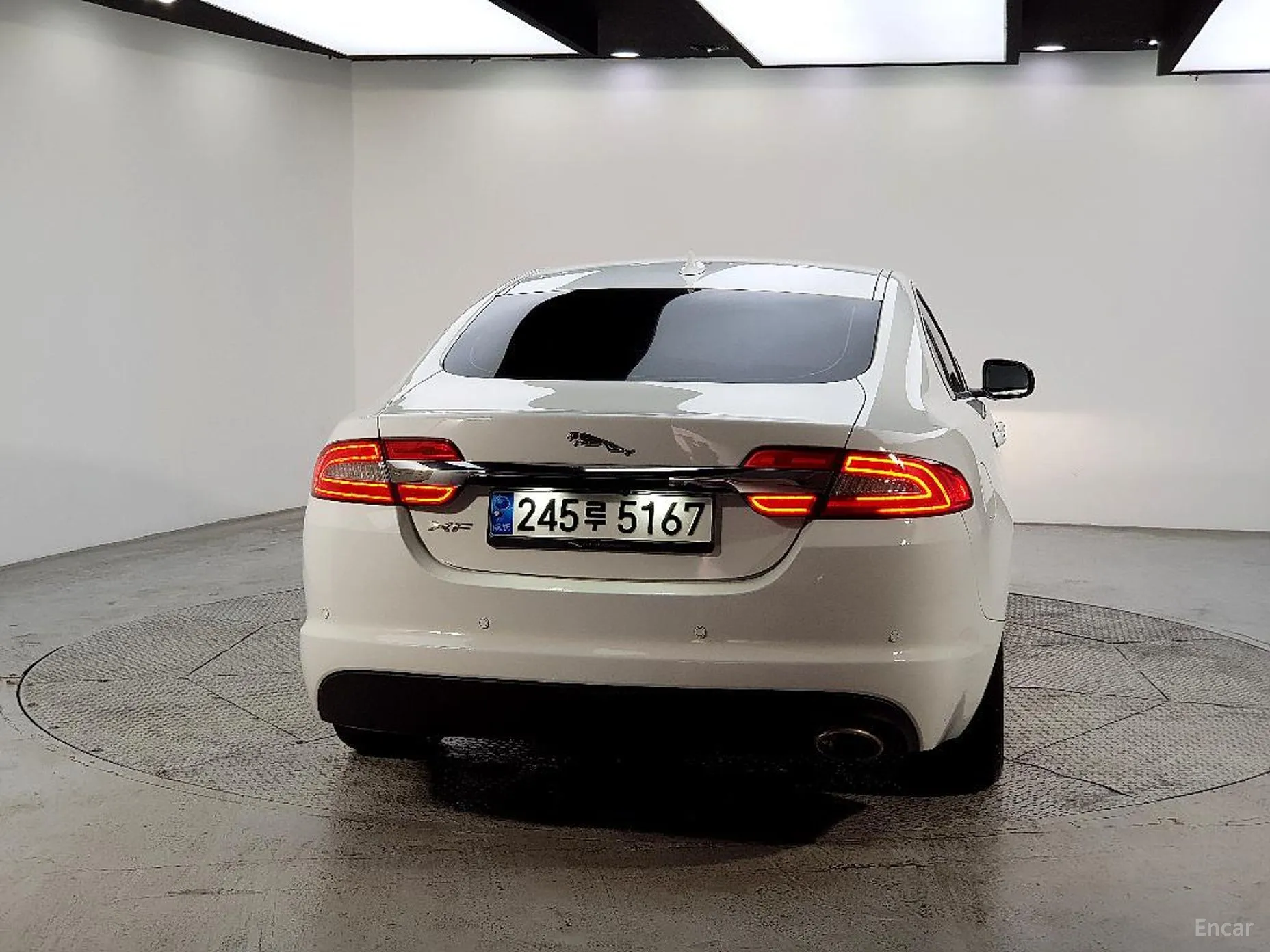 Jaguar New XF превью 3