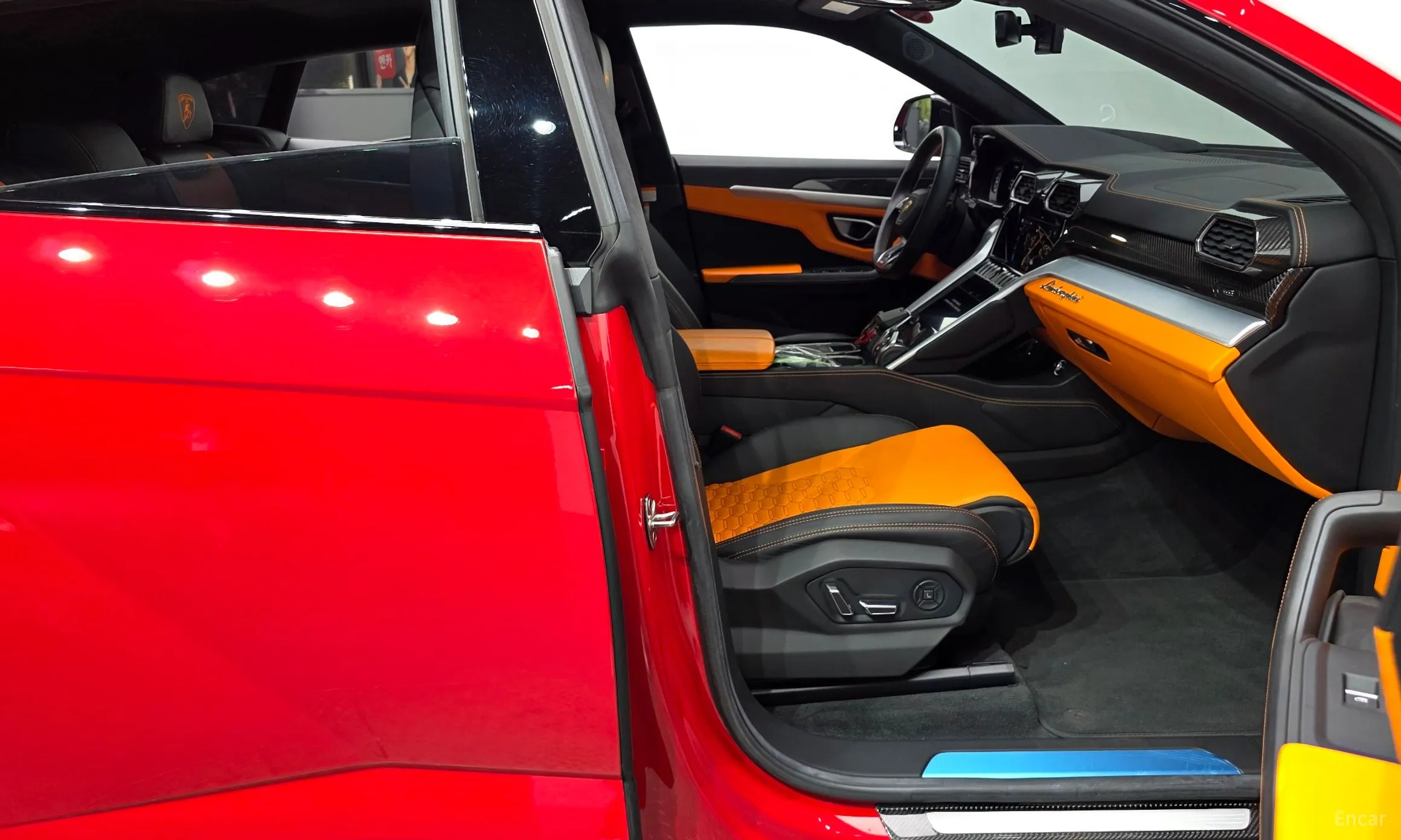 Lamborghini Urus превью 10