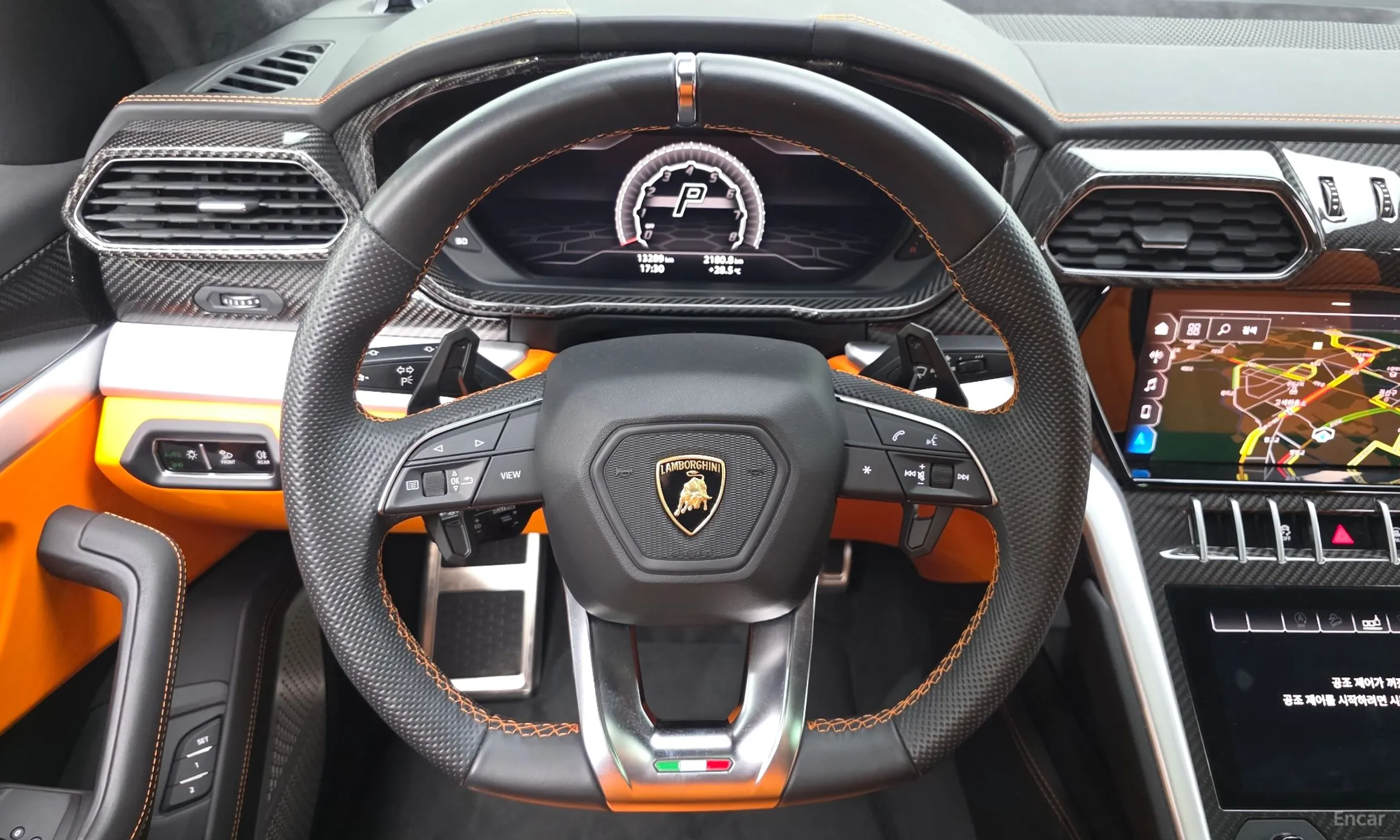 Lamborghini Urus превью 13