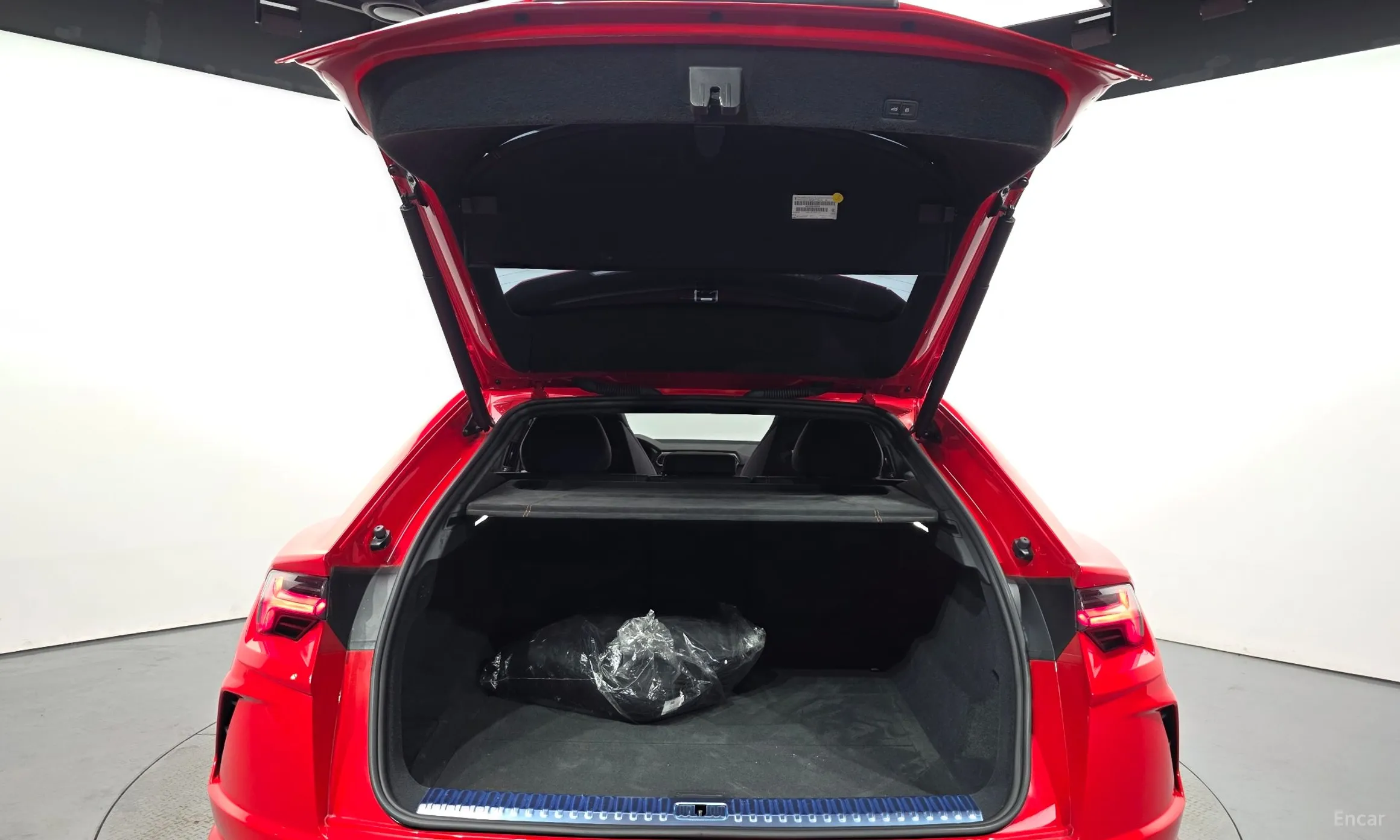 Lamborghini Urus превью 20