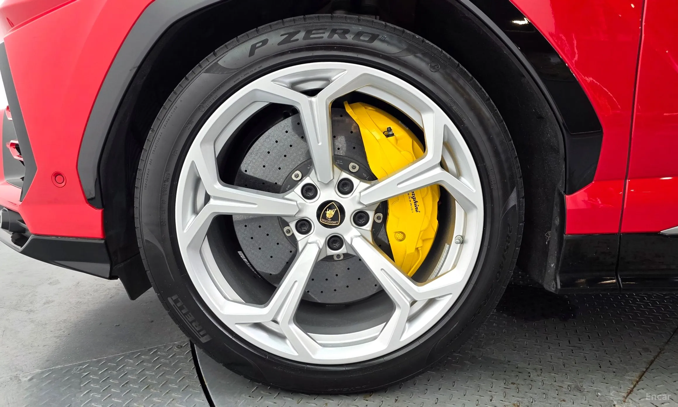 Lamborghini Urus превью 5