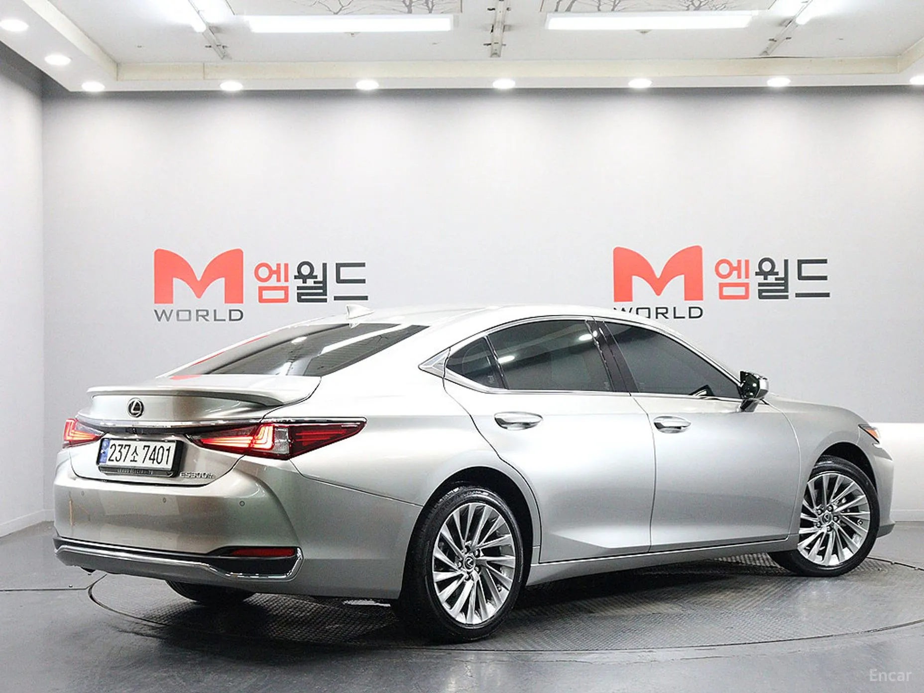 Lexus ES300h 7th Generation превью 3