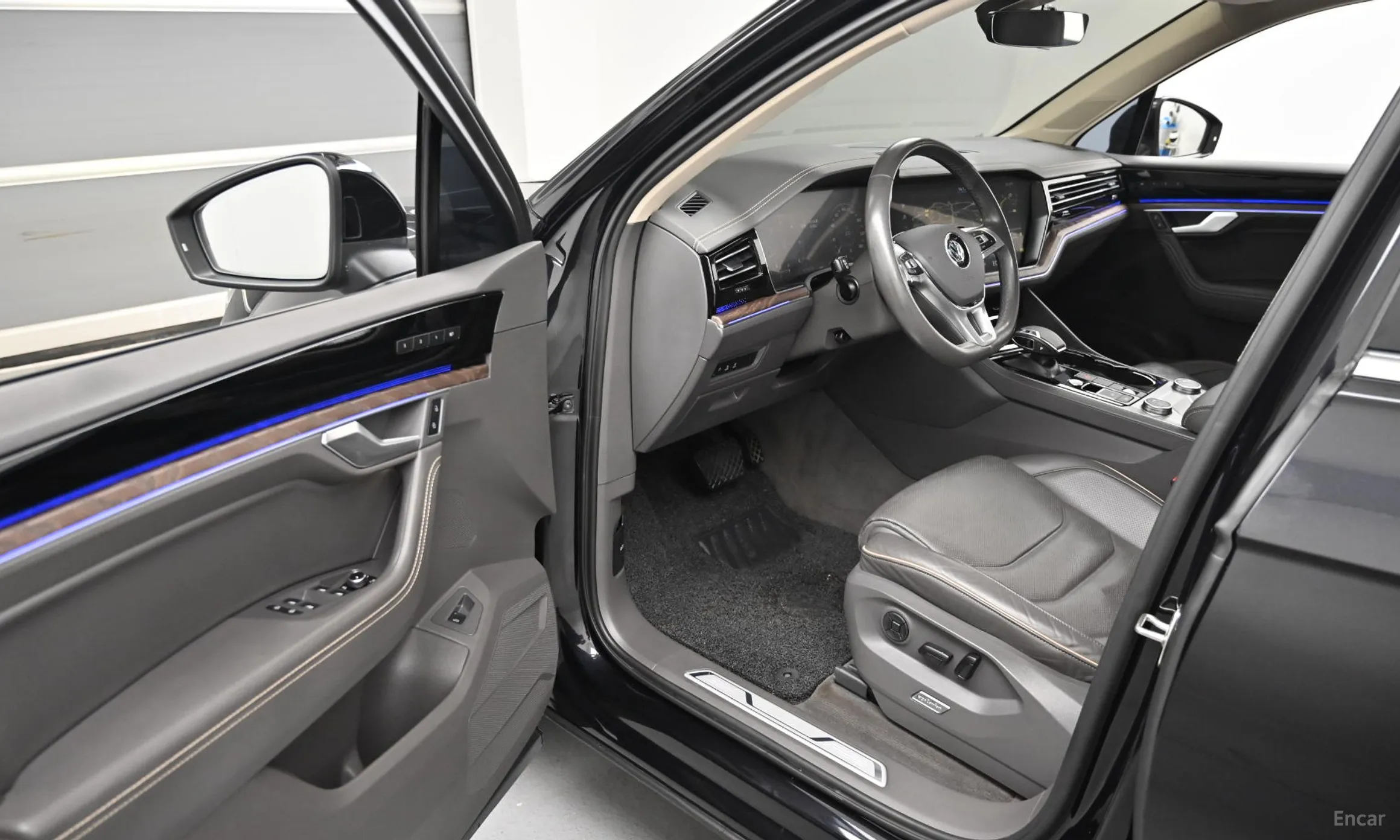 Volkswagen Touareg 3rd Generation превью 11