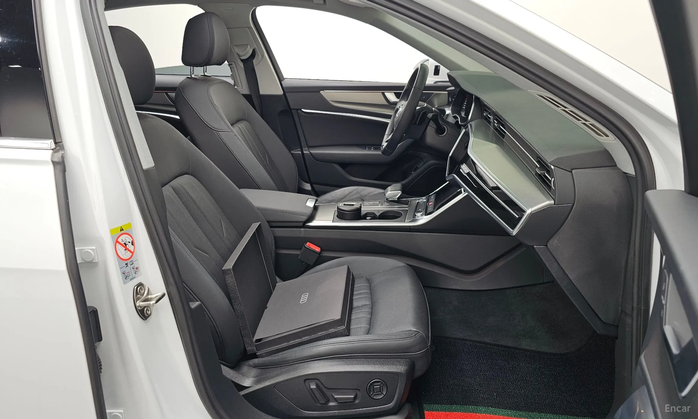 Audi A6 (C8) превью 11