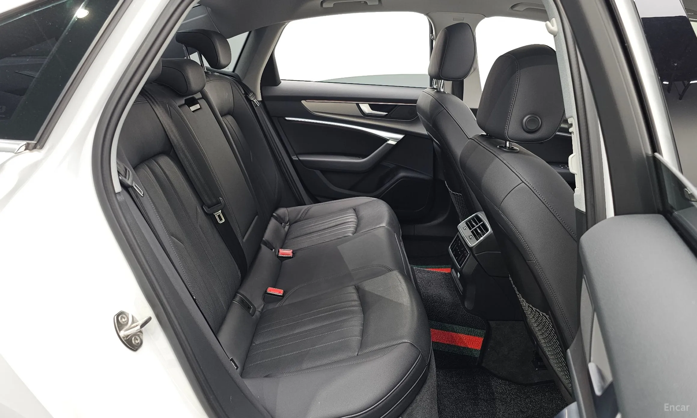 Audi A6 (C8) превью 12