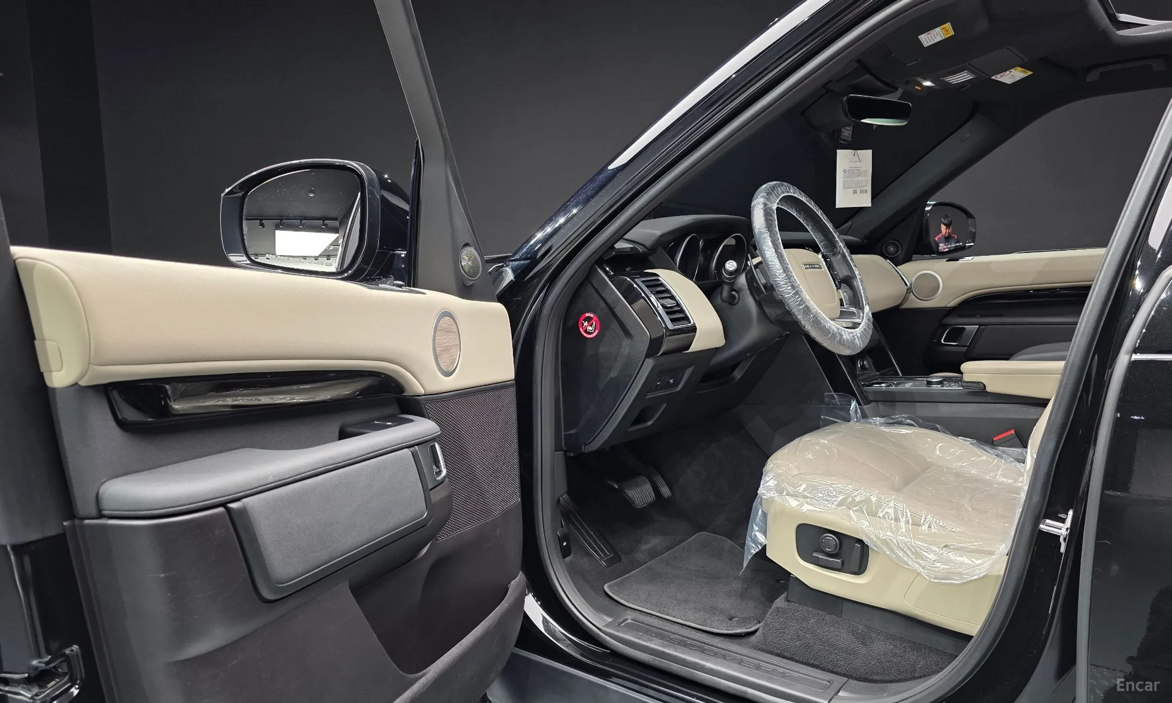 Land Rover Discovery 5 превью 10