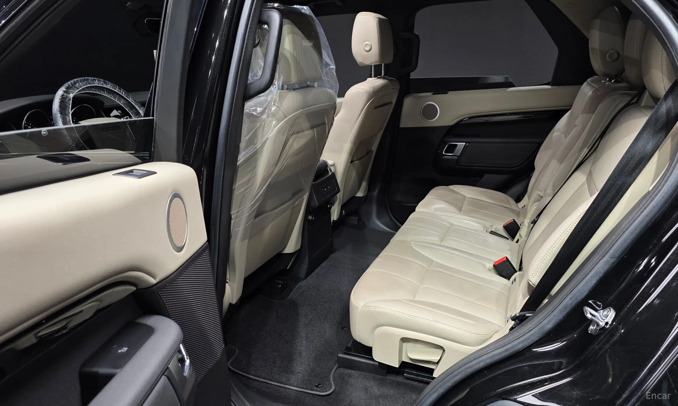 Land Rover Discovery 5 превью 12