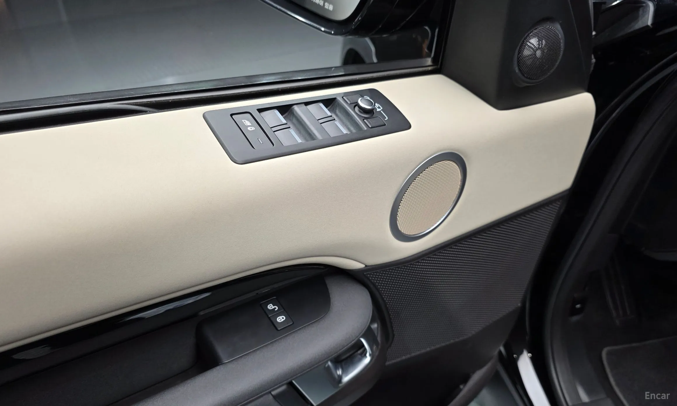 Land Rover Discovery 5 превью 20