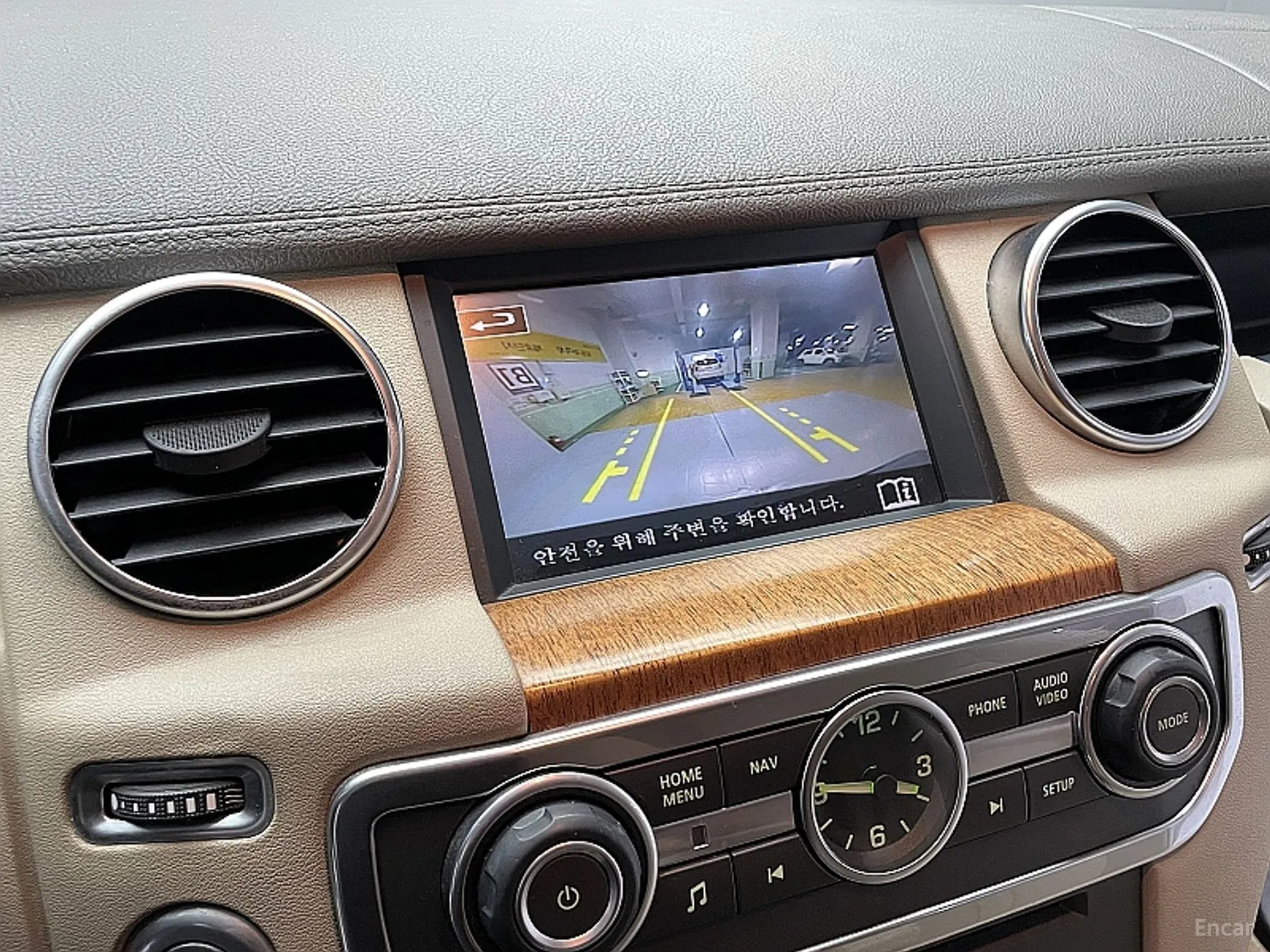 Land Rover Discovery 4 превью 15