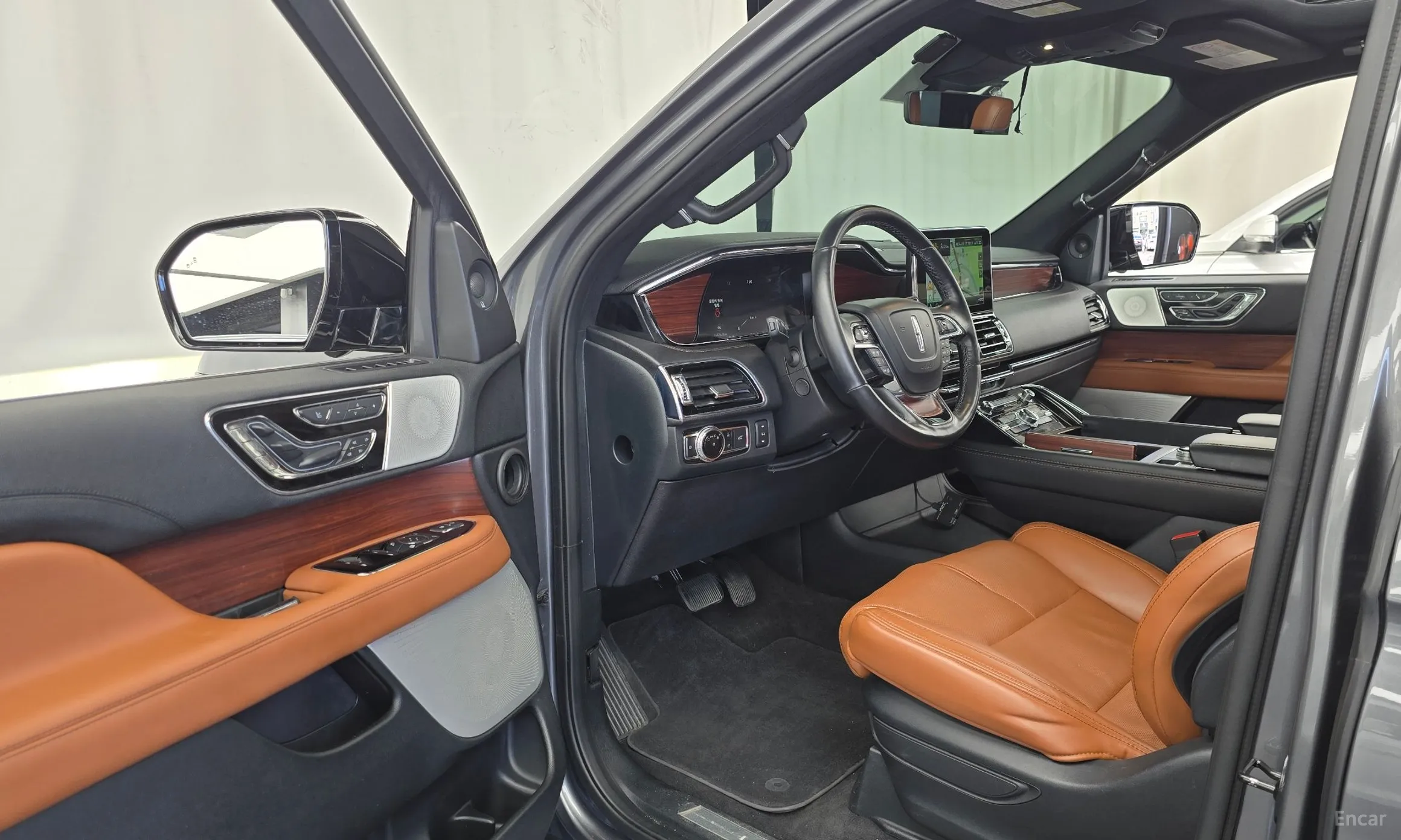 Lincoln Navigator 4th generation превью 10