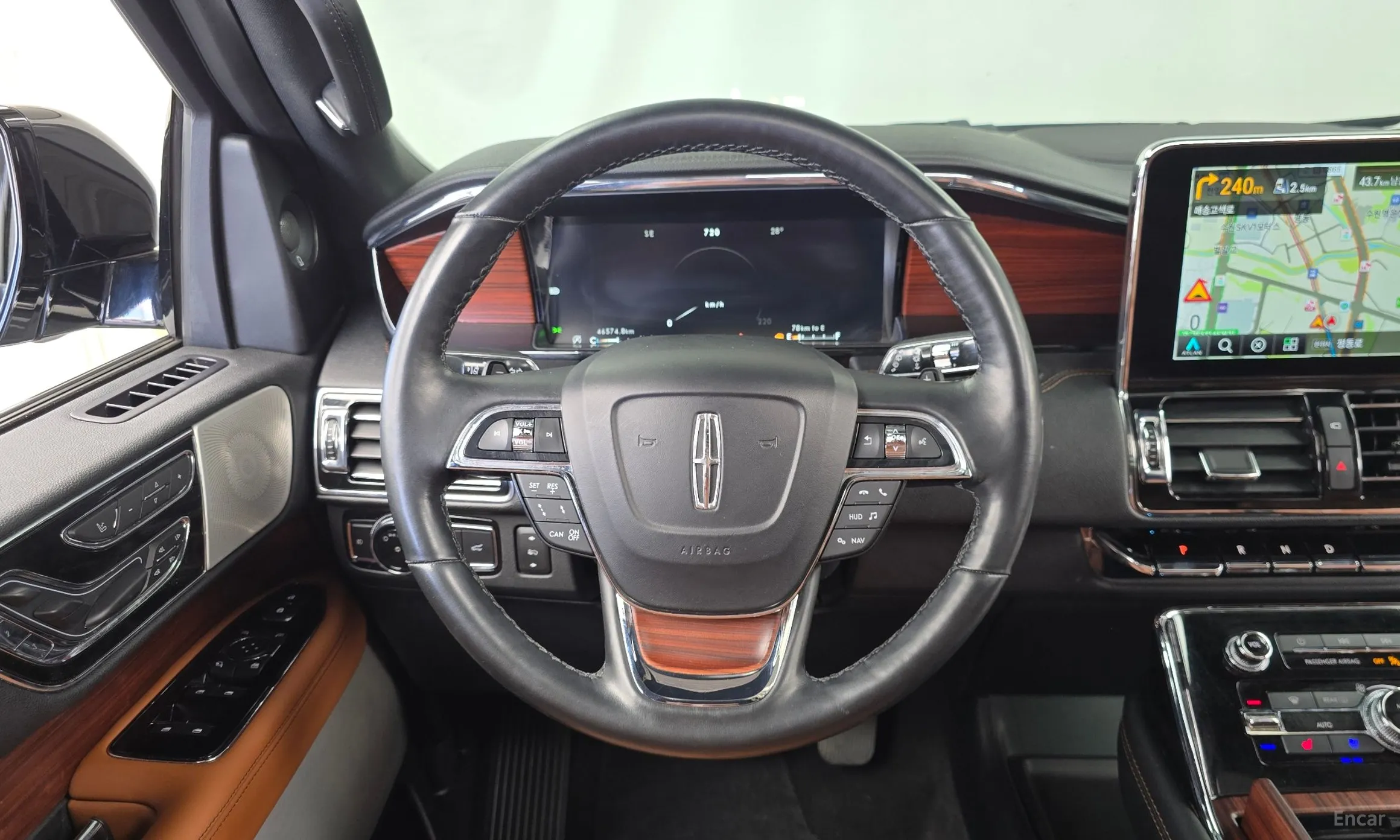 Lincoln Navigator 4th generation превью 13