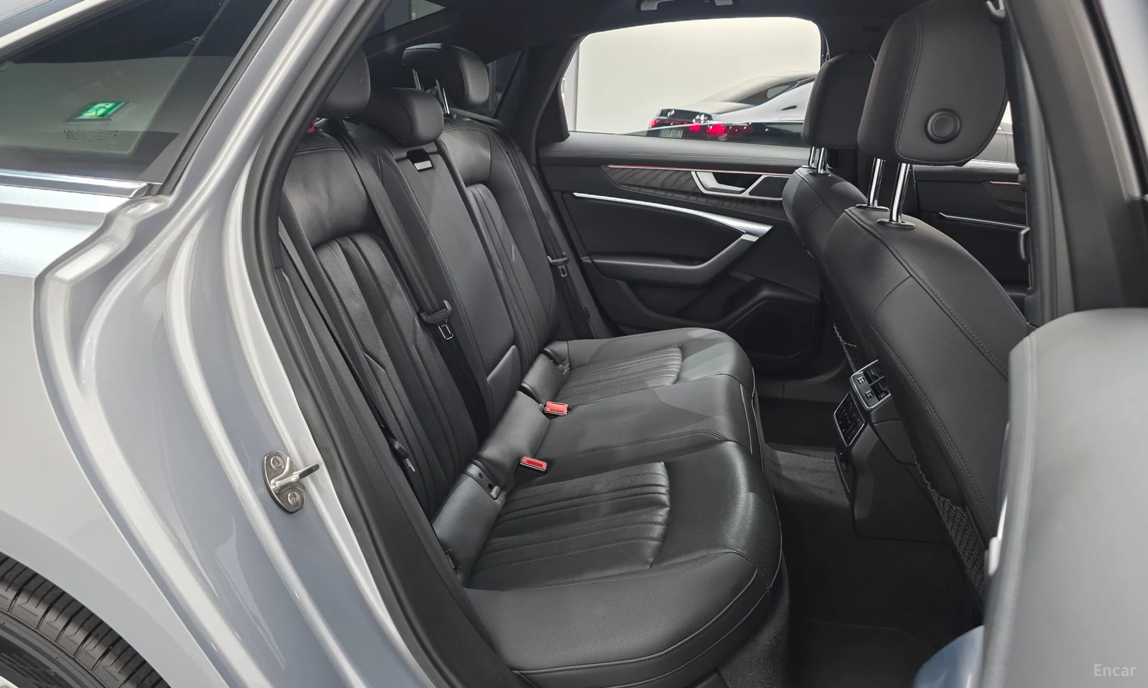 Audi A6 (C8) превью 11