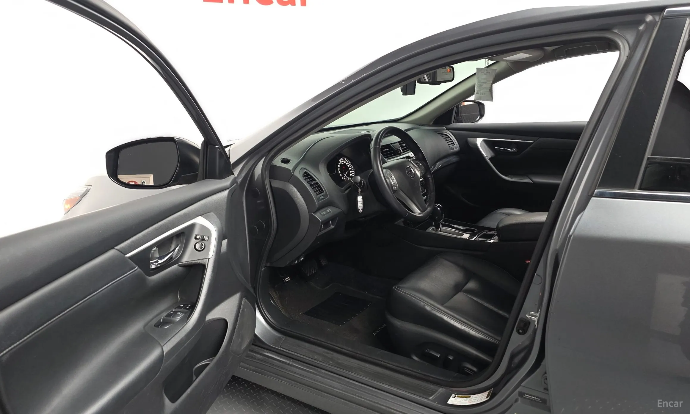 Nissan Altima превью 10