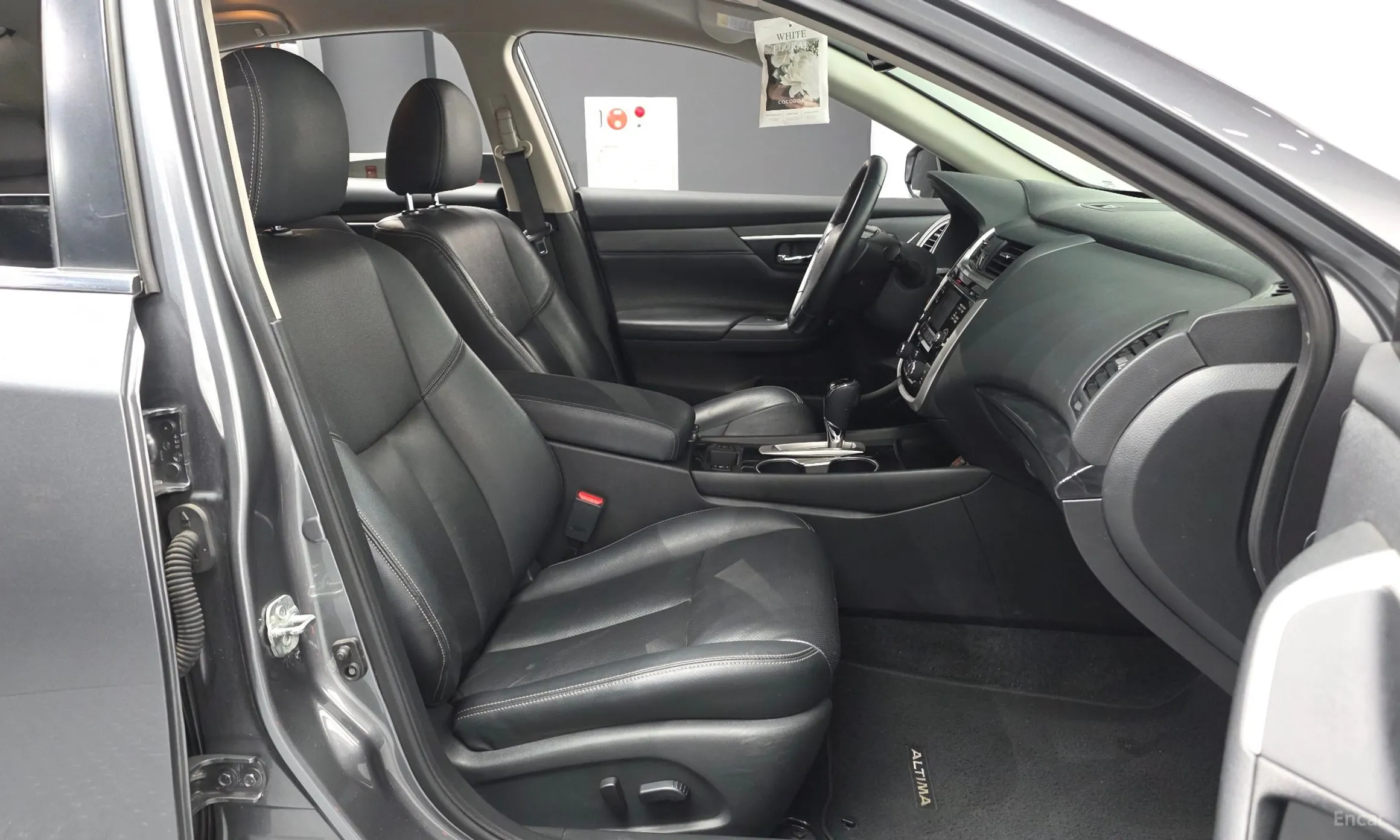Nissan Altima превью 11