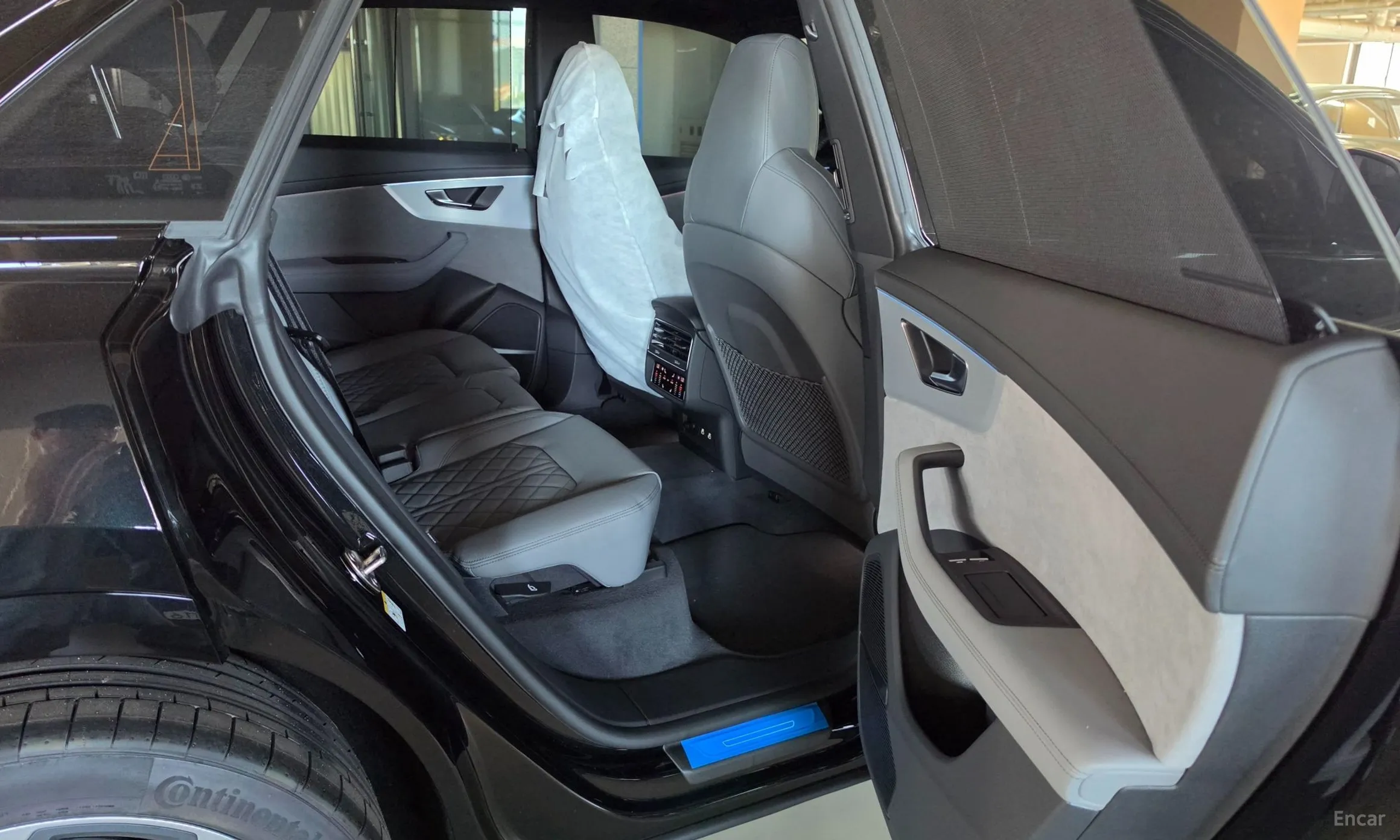 Audi Q8 (4M) превью 11